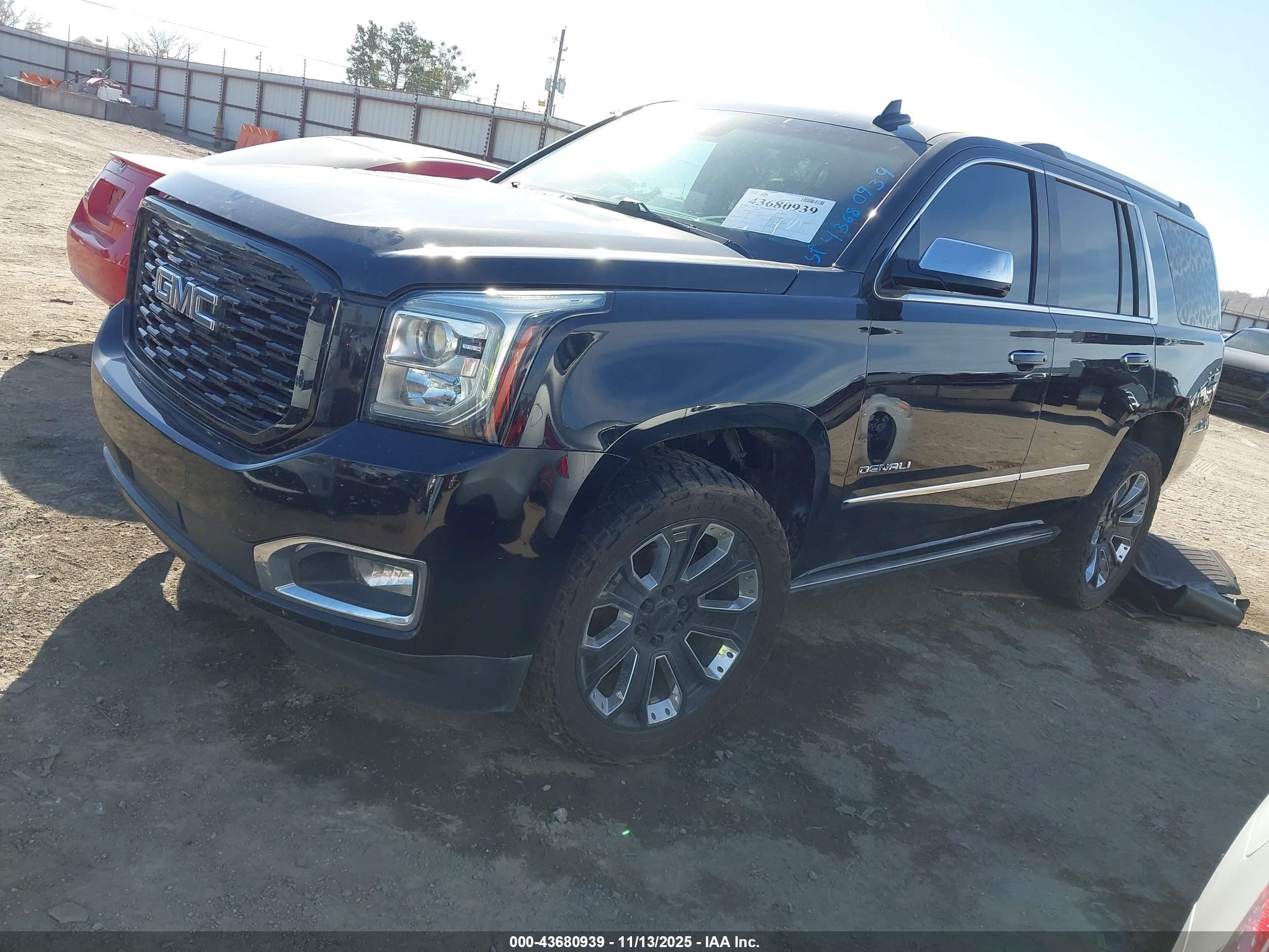 GMC YUKON image 2