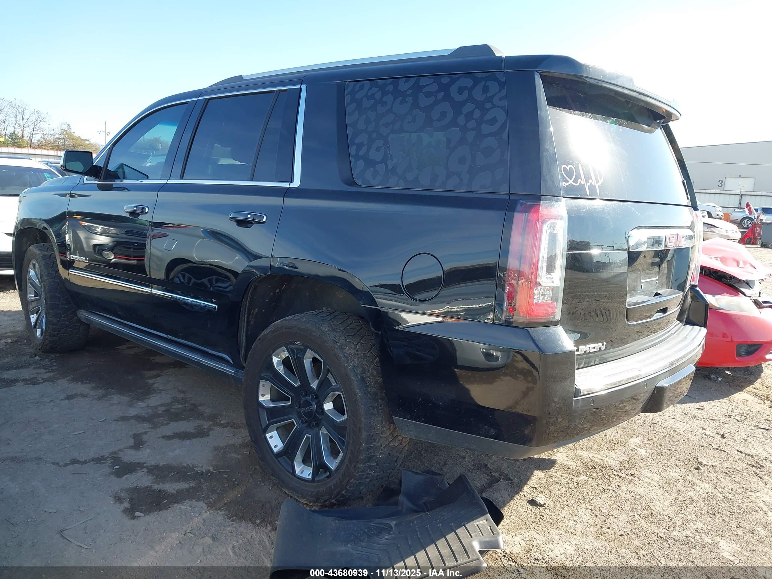 GMC YUKON image 3