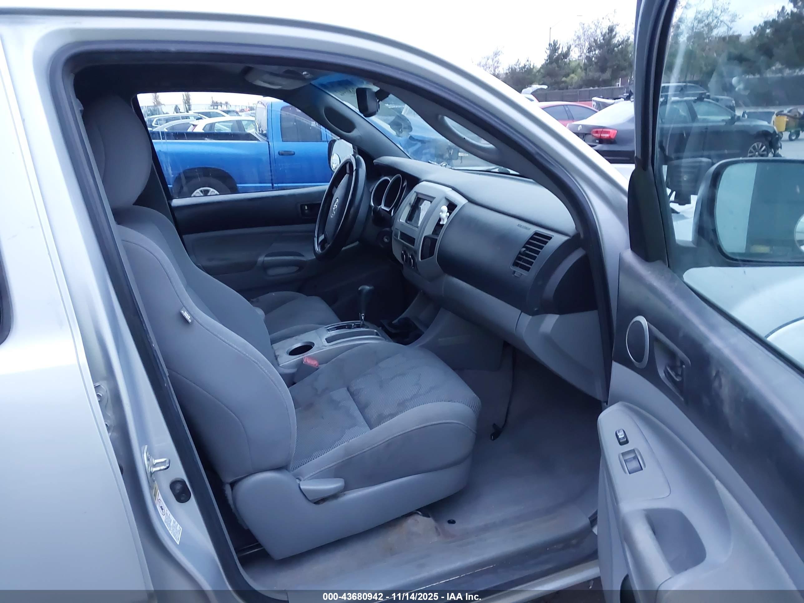 TOYOTA TACOMA image 5