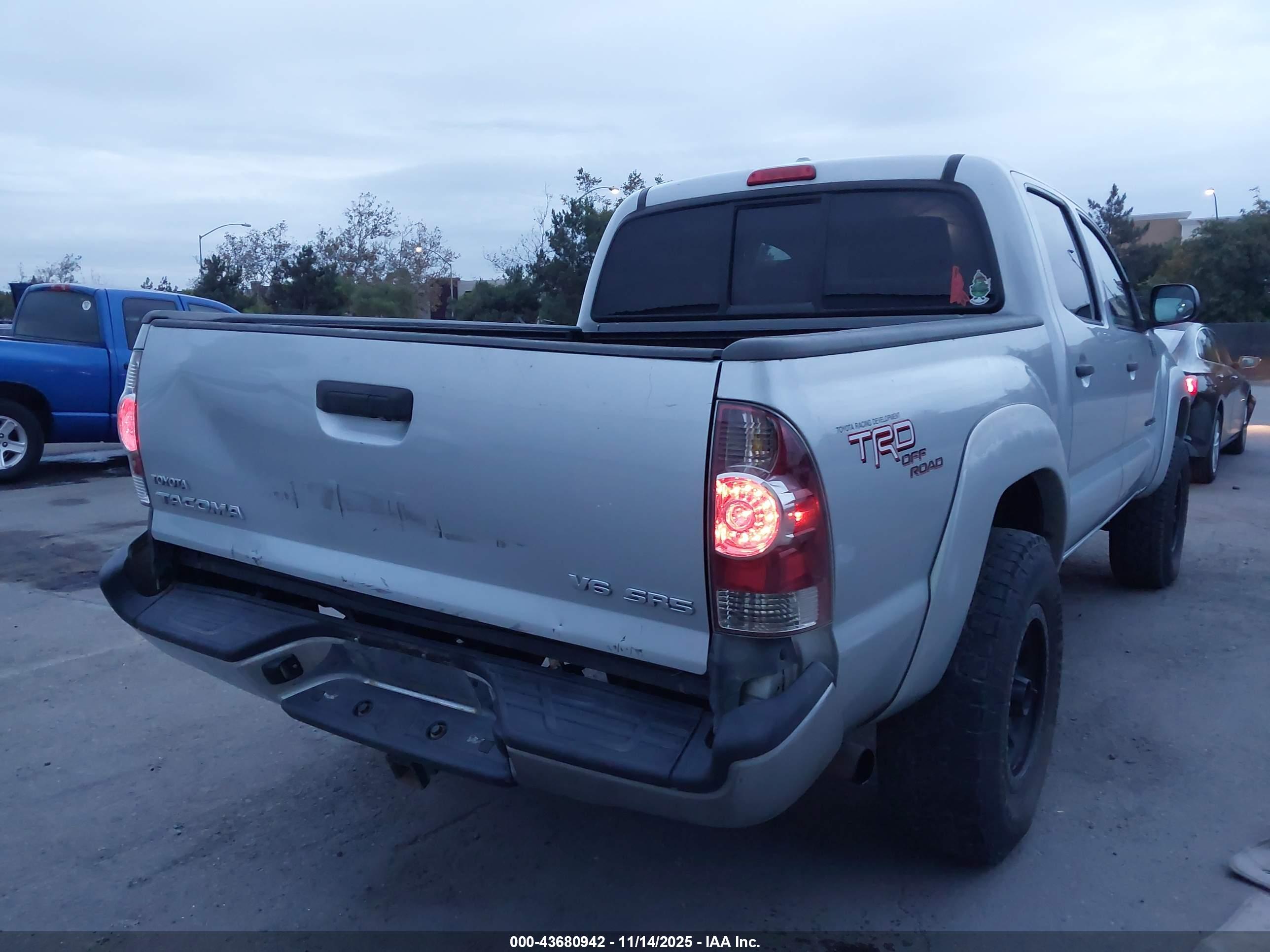 TOYOTA TACOMA image 6