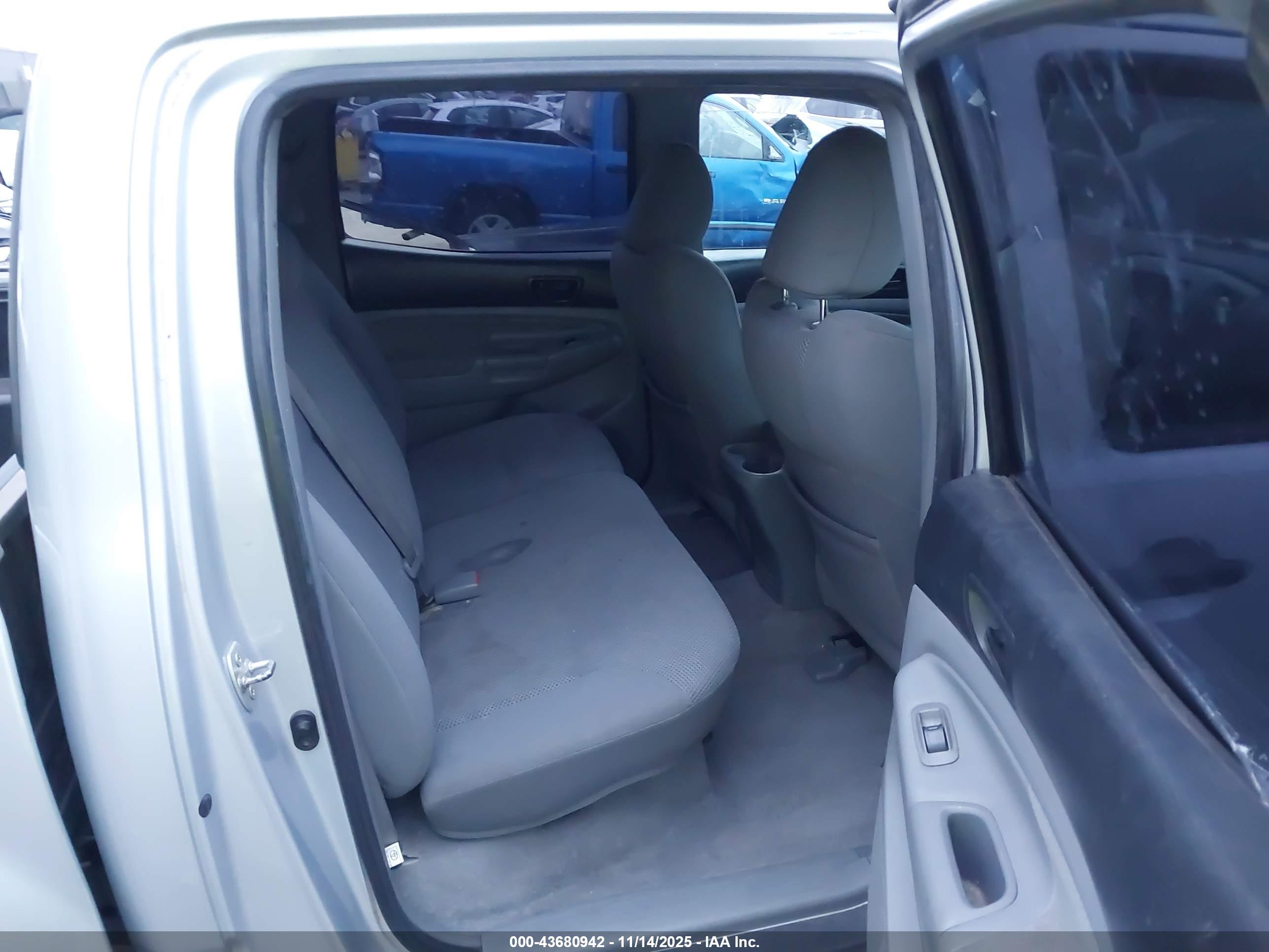 TOYOTA TACOMA image 8