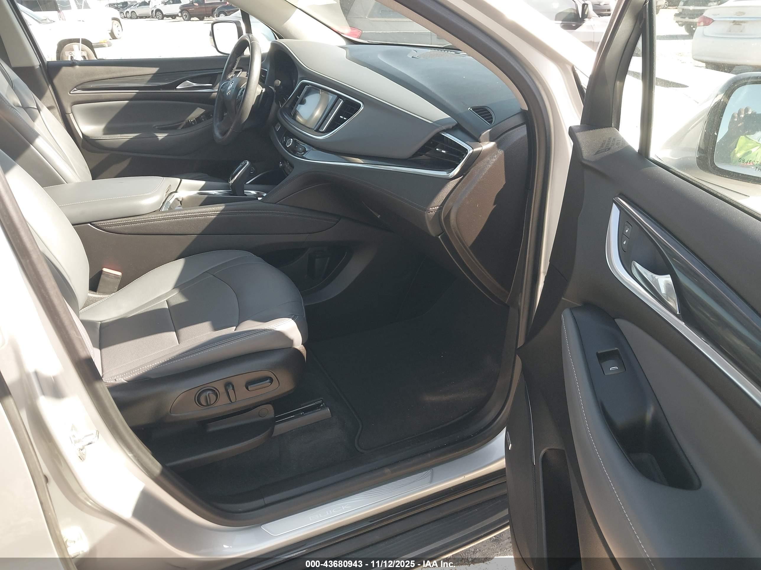 BUICK ENCLAVE image 5