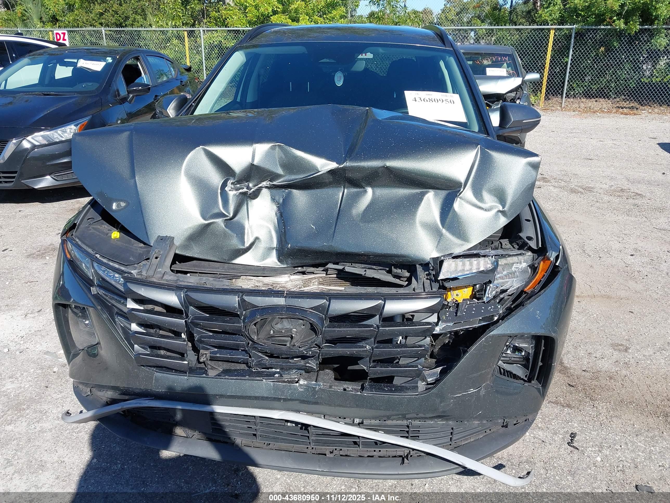 HYUNDAI TUCSON image 6
