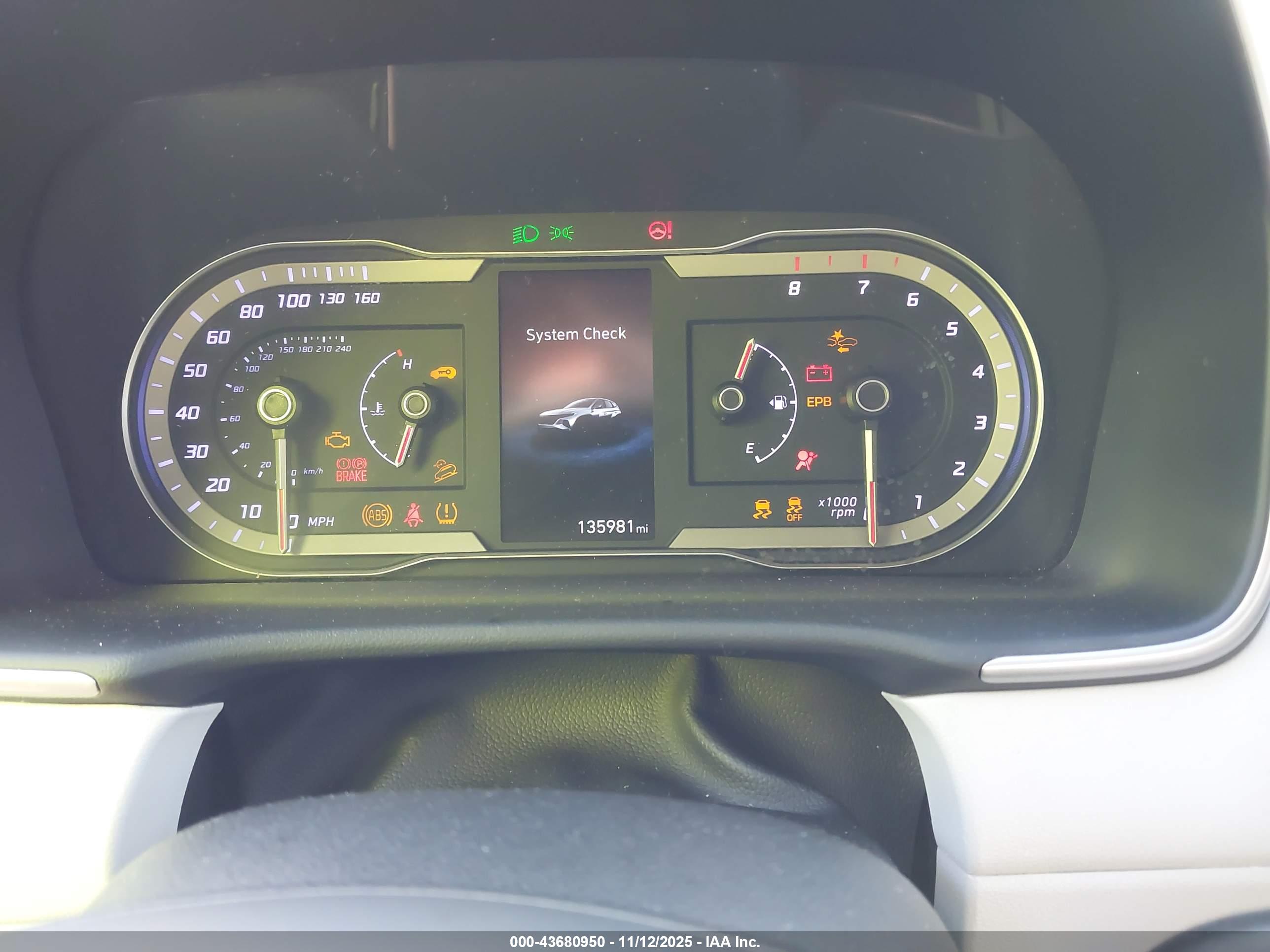 HYUNDAI TUCSON image 7