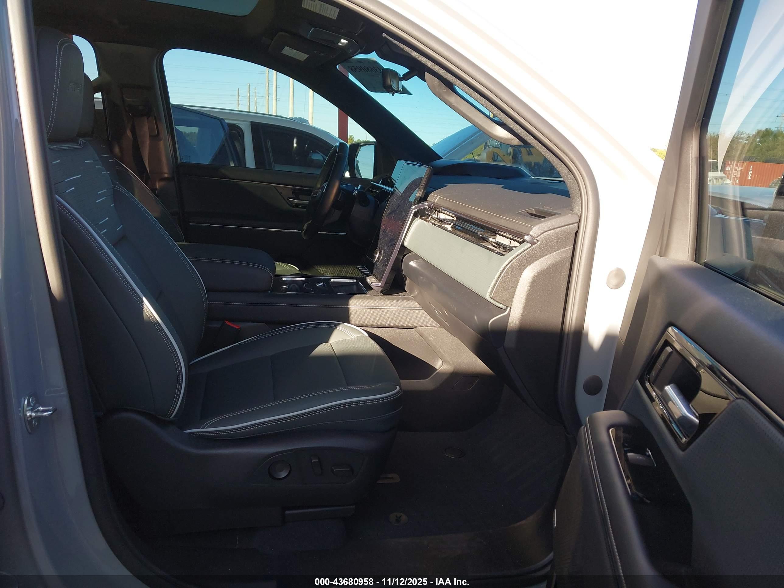 GMC SIERRA image 5