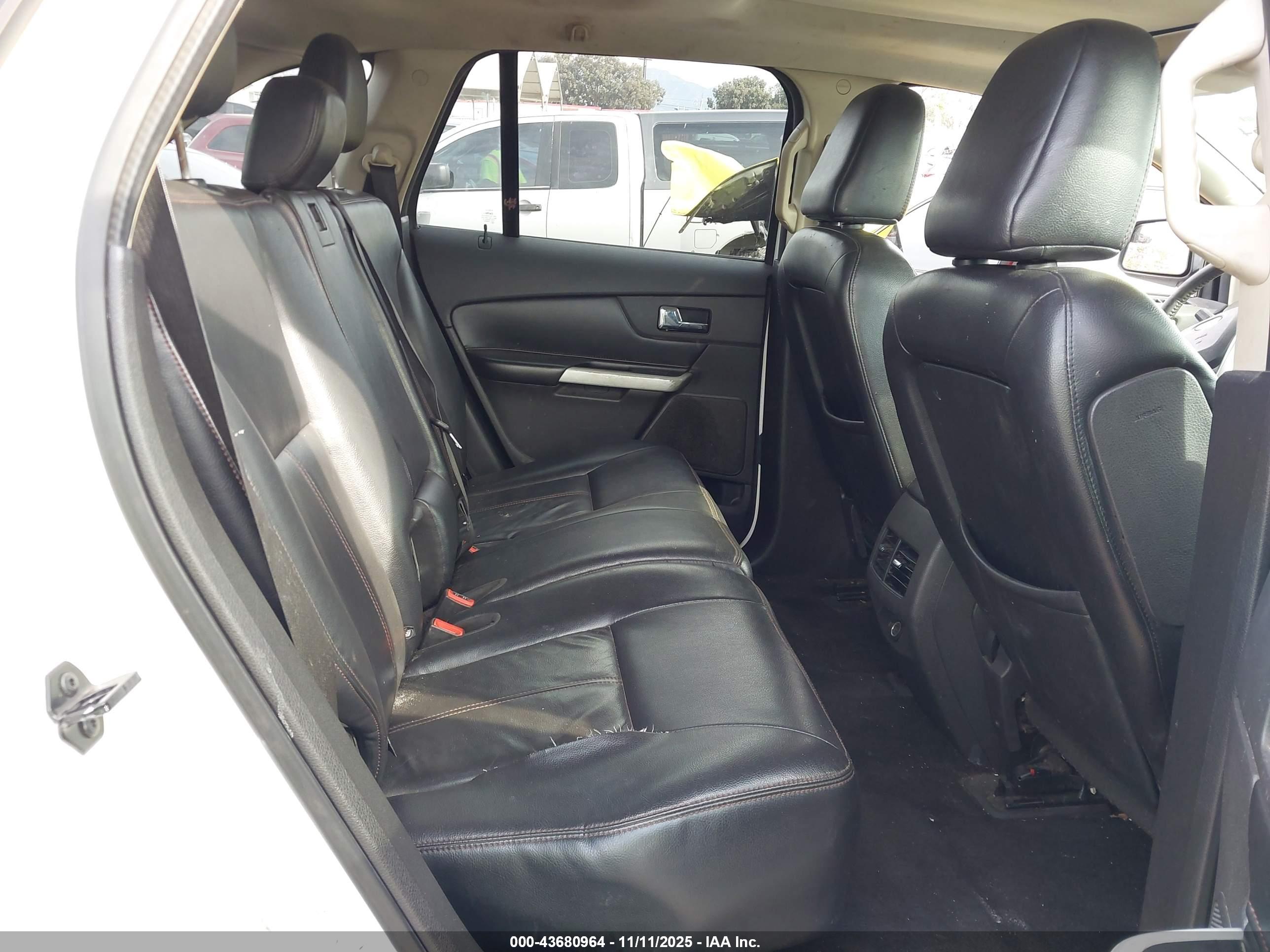FORD EDGE image 8
