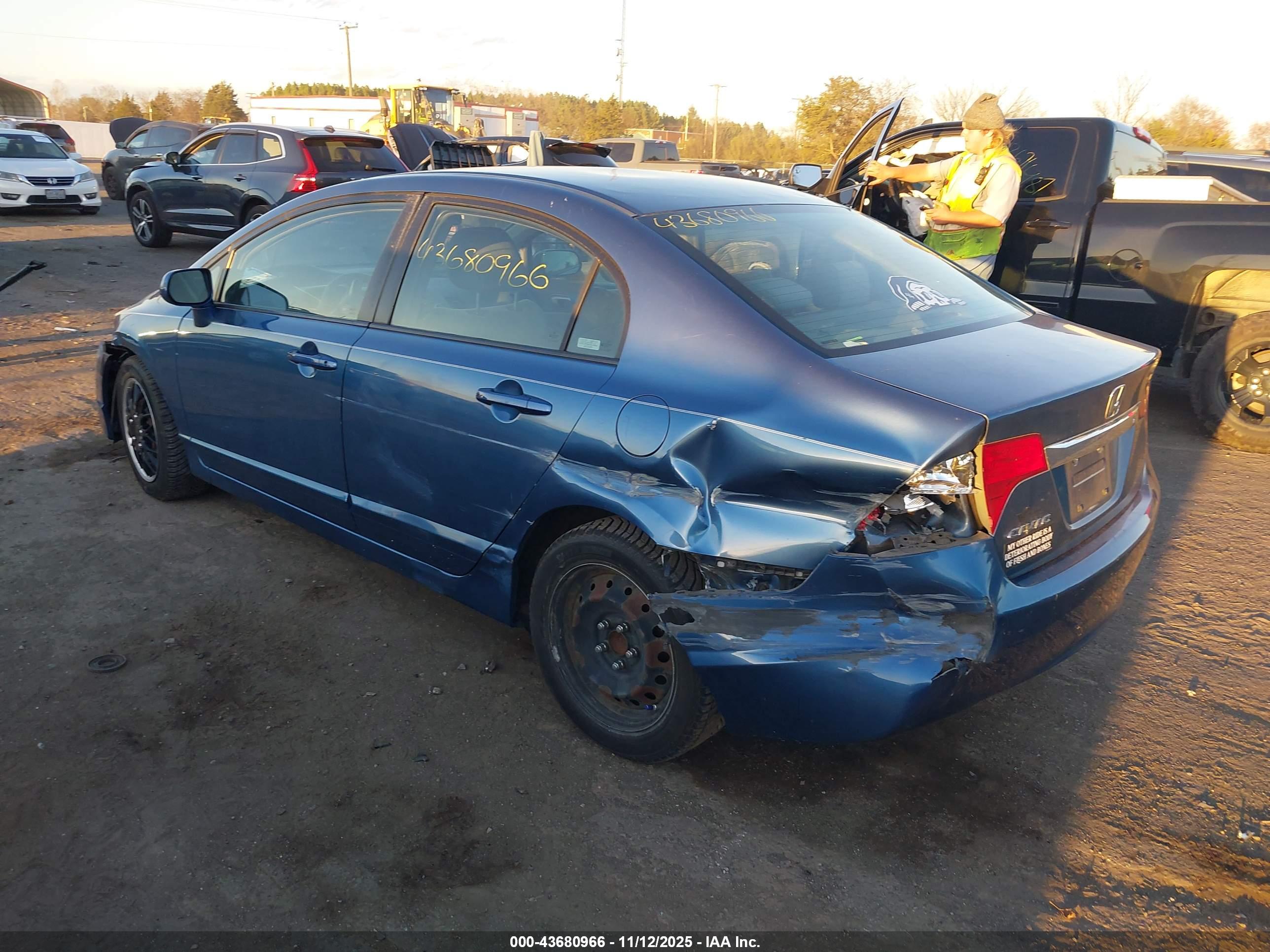 HONDA CIVIC image 3