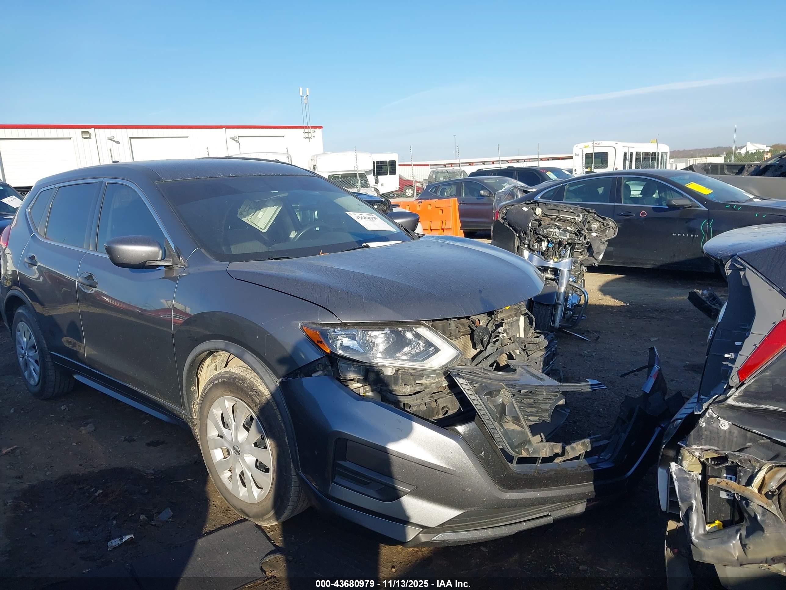 NISSAN ROGUE image 6