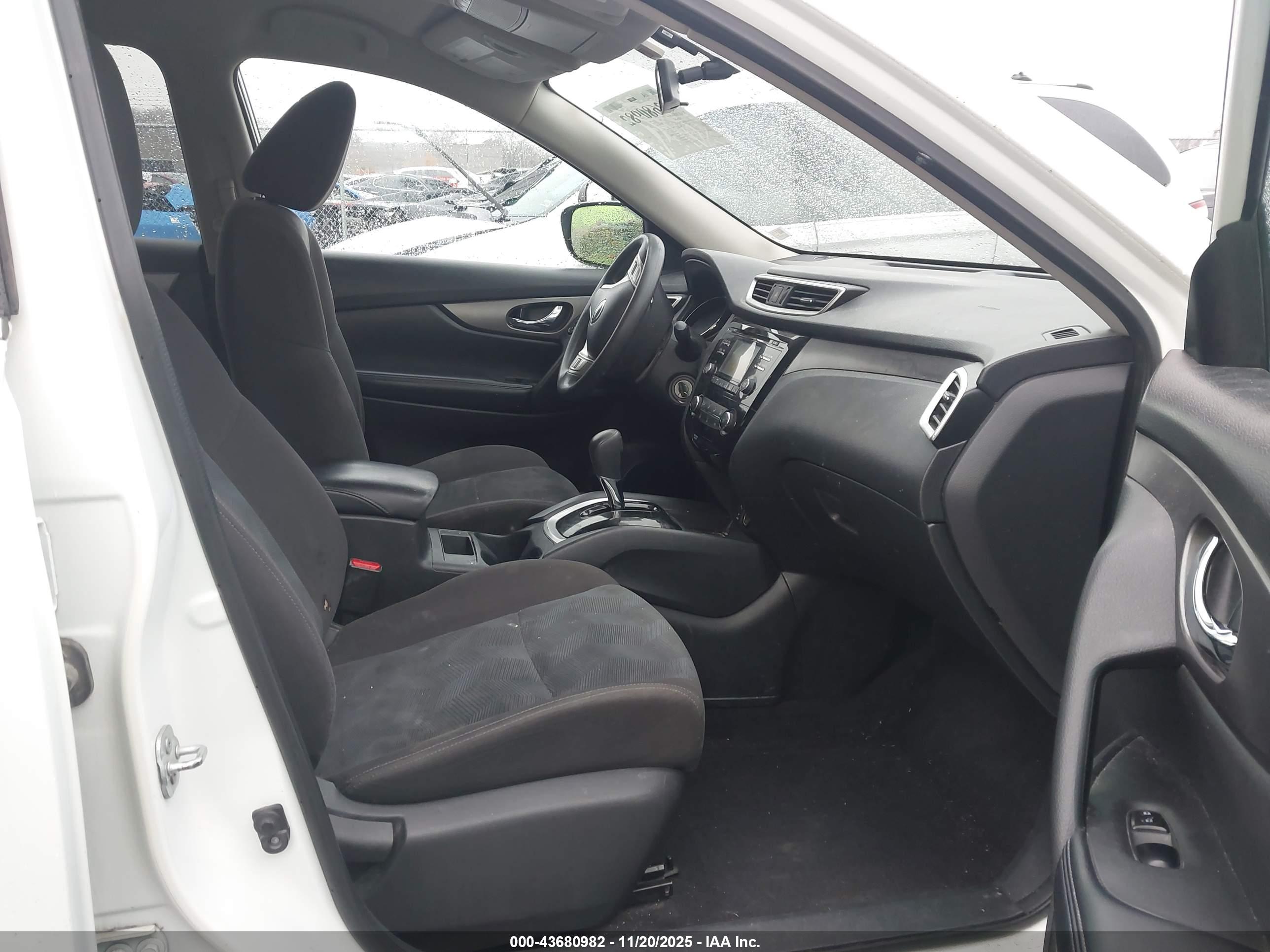 NISSAN ROGUE image 5
