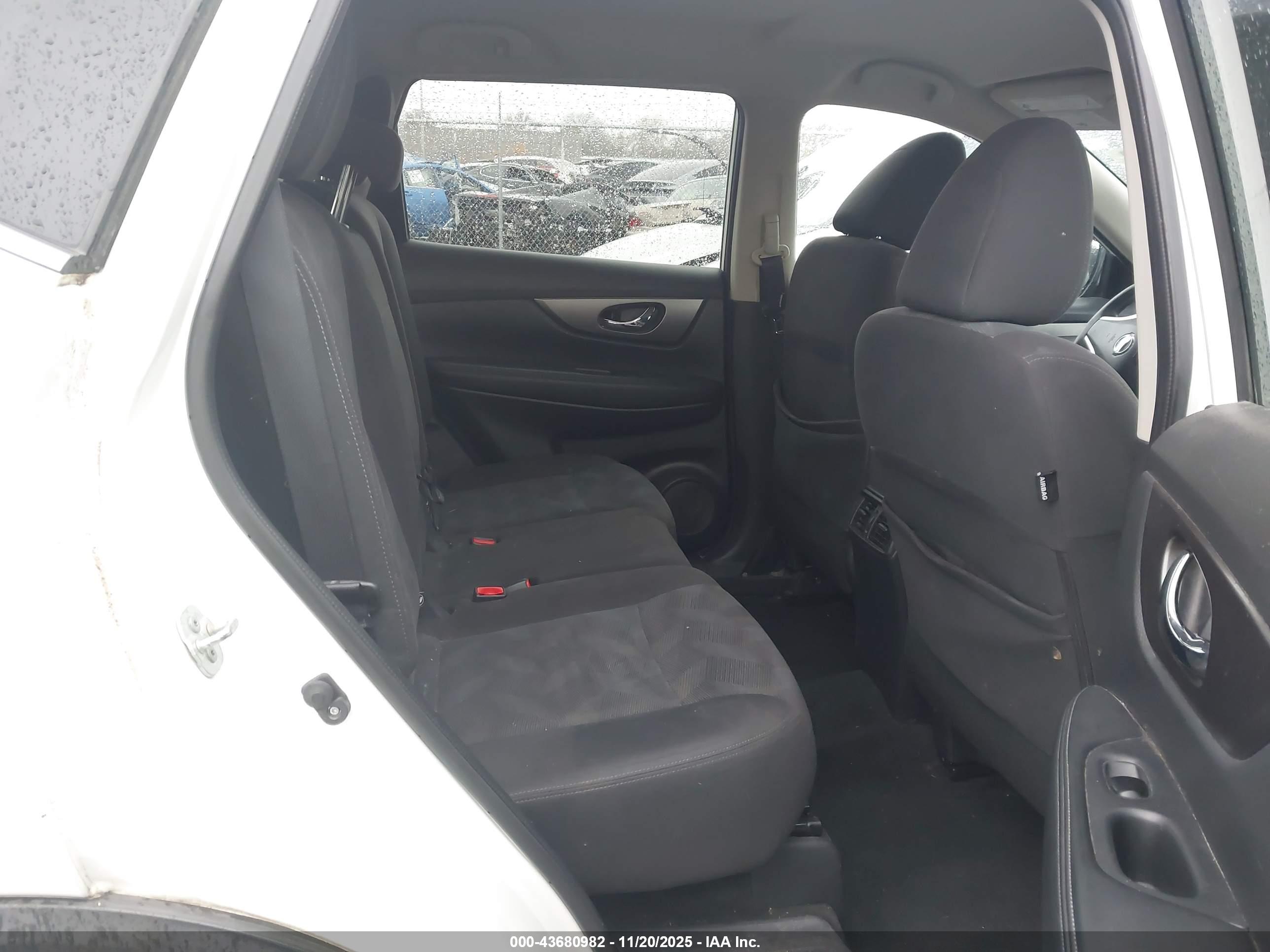 NISSAN ROGUE image 8