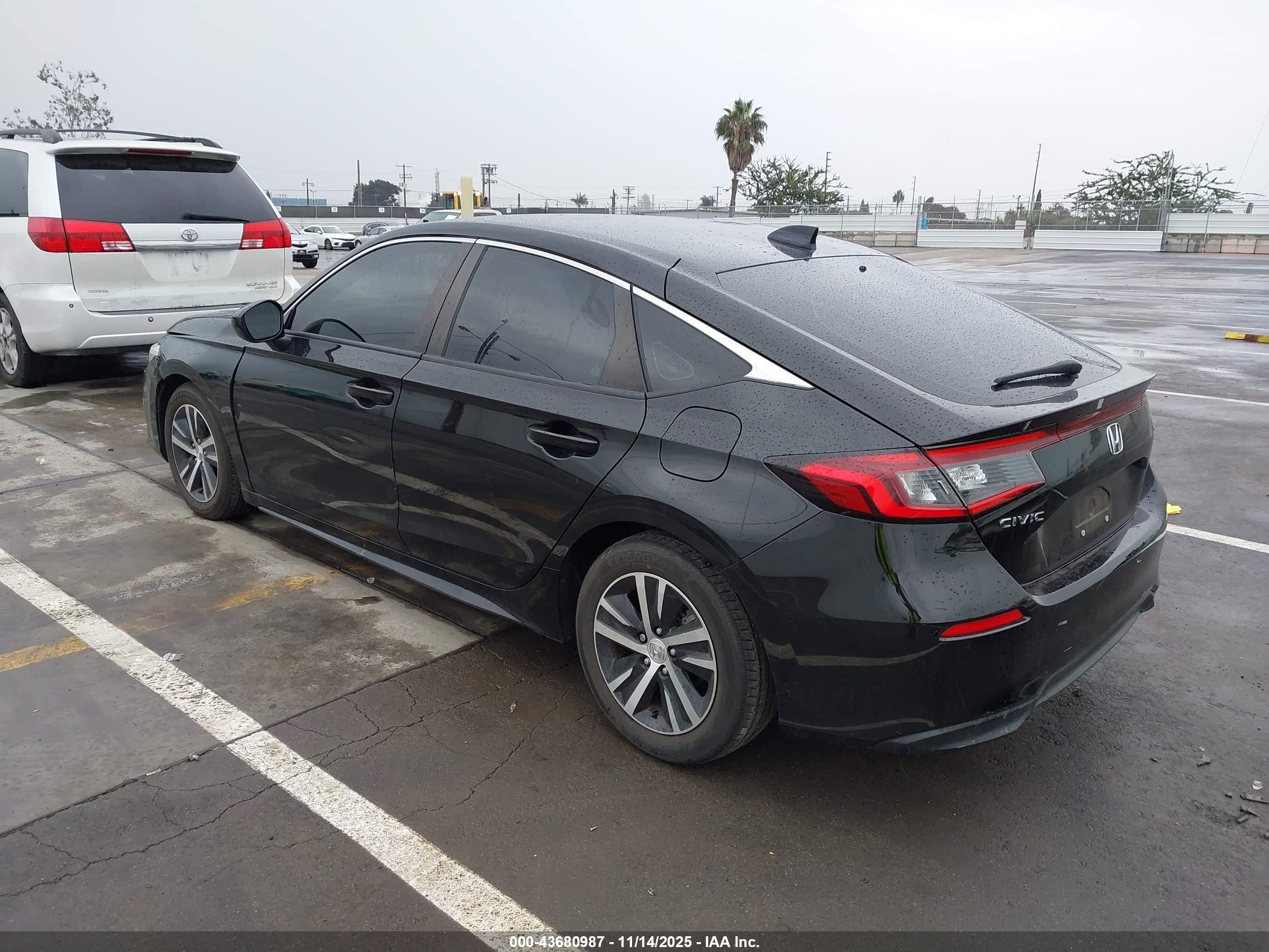 HONDA CIVIC image 3