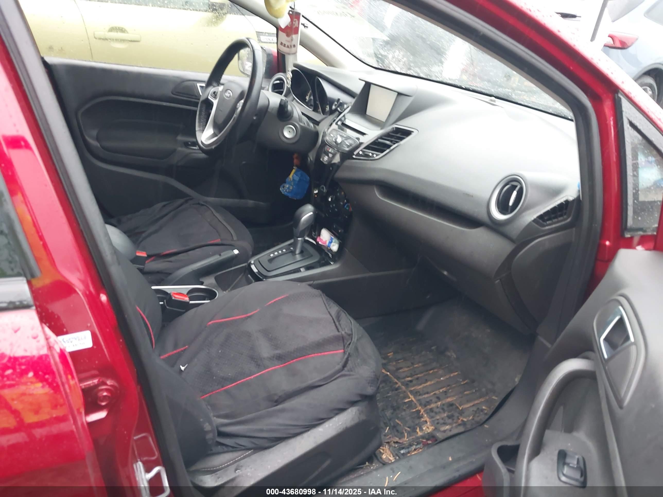 FORD FIESTA image 5
