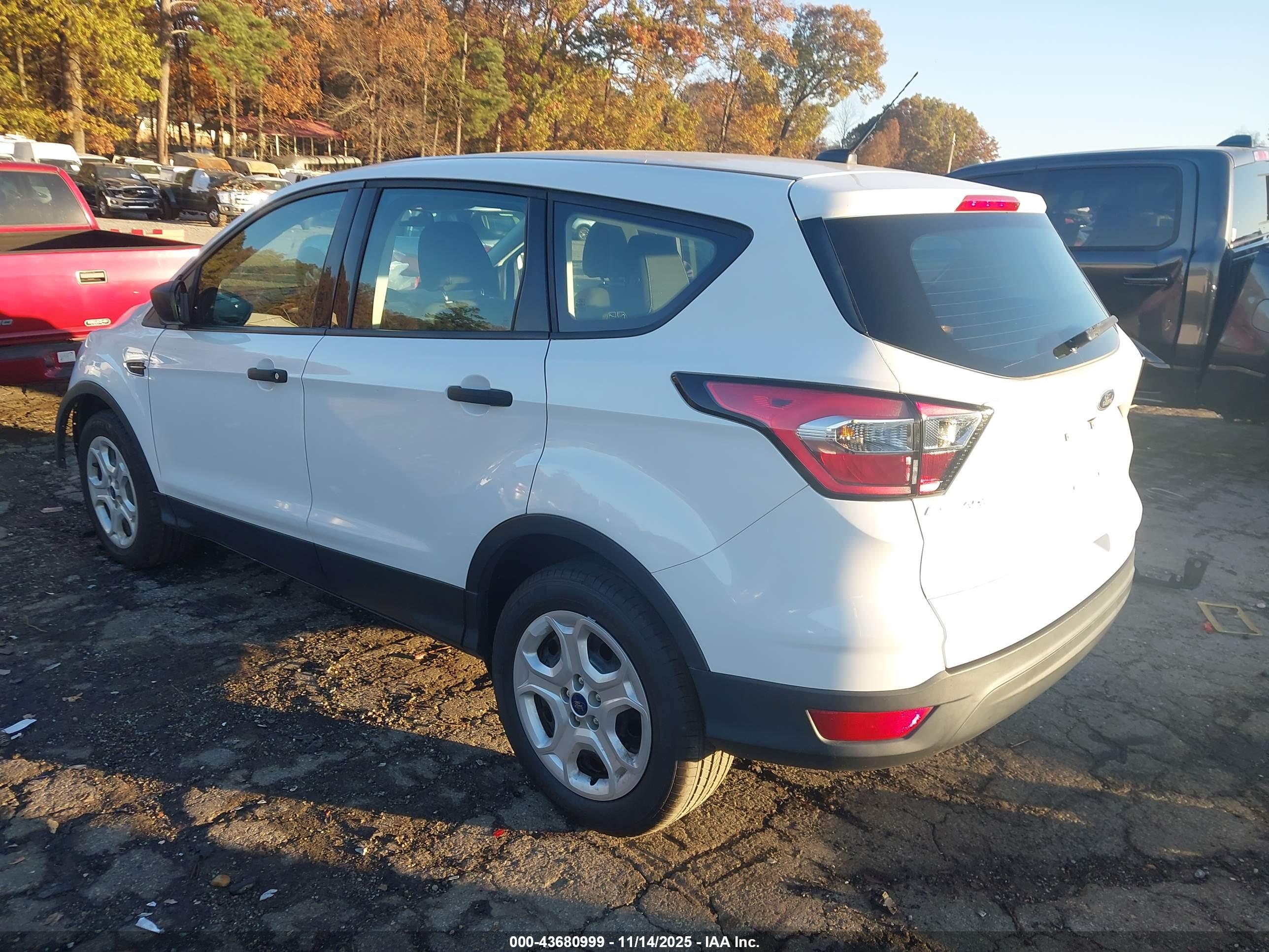 FORD ESCAPE image 3