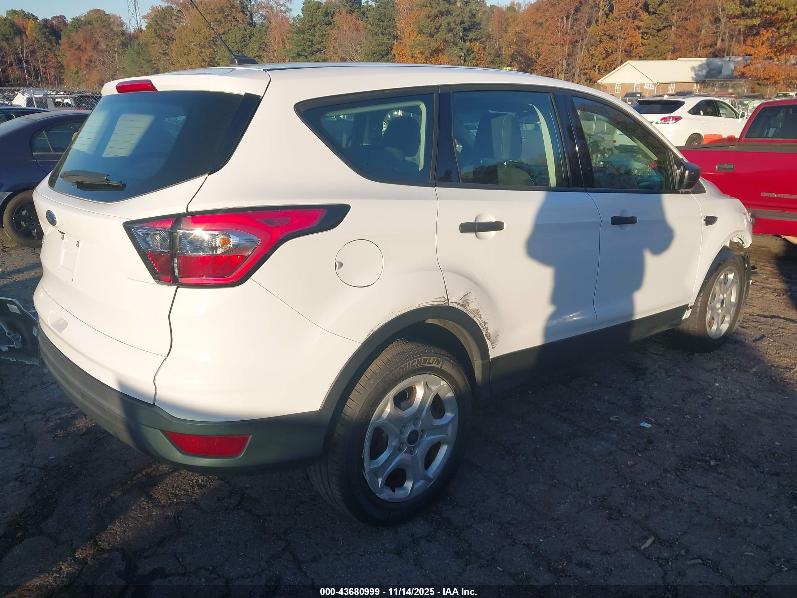FORD ESCAPE image 4