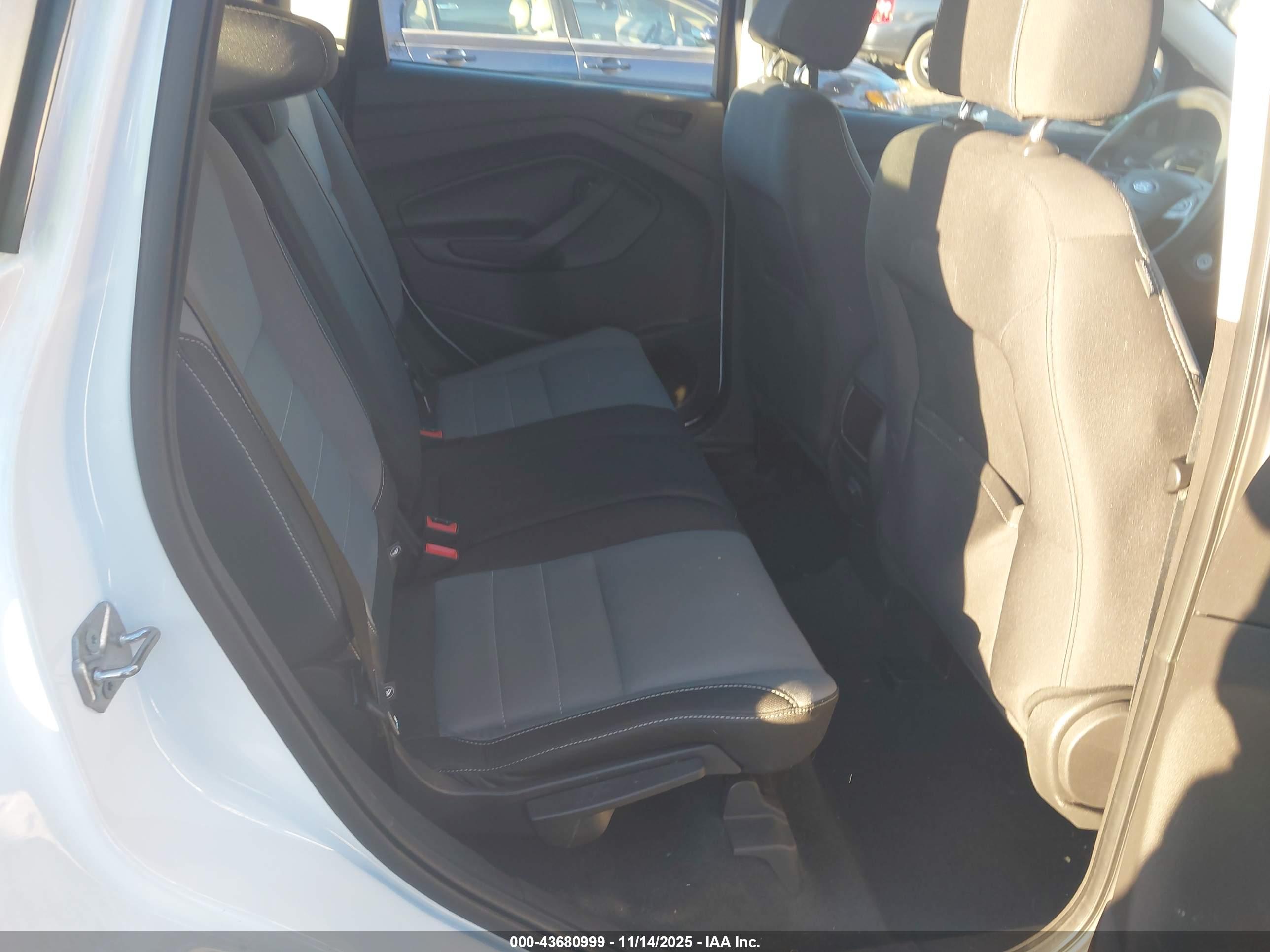 FORD ESCAPE image 8