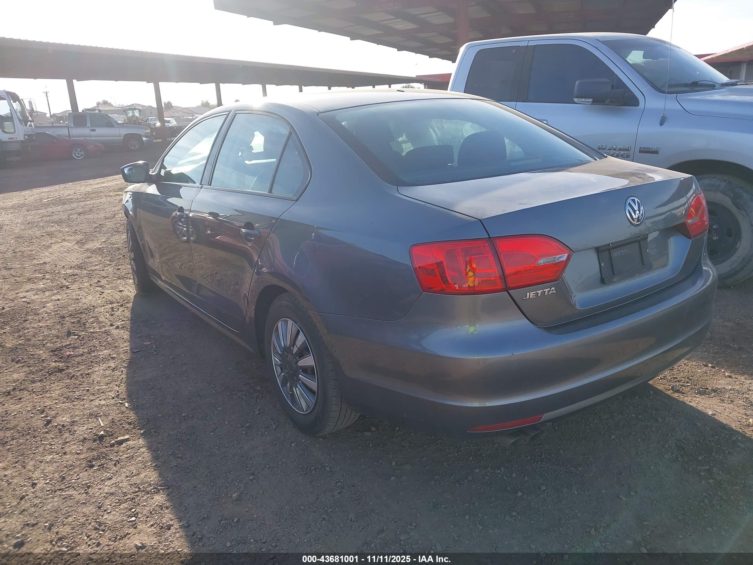 VOLKSWAGEN JETTA image 3