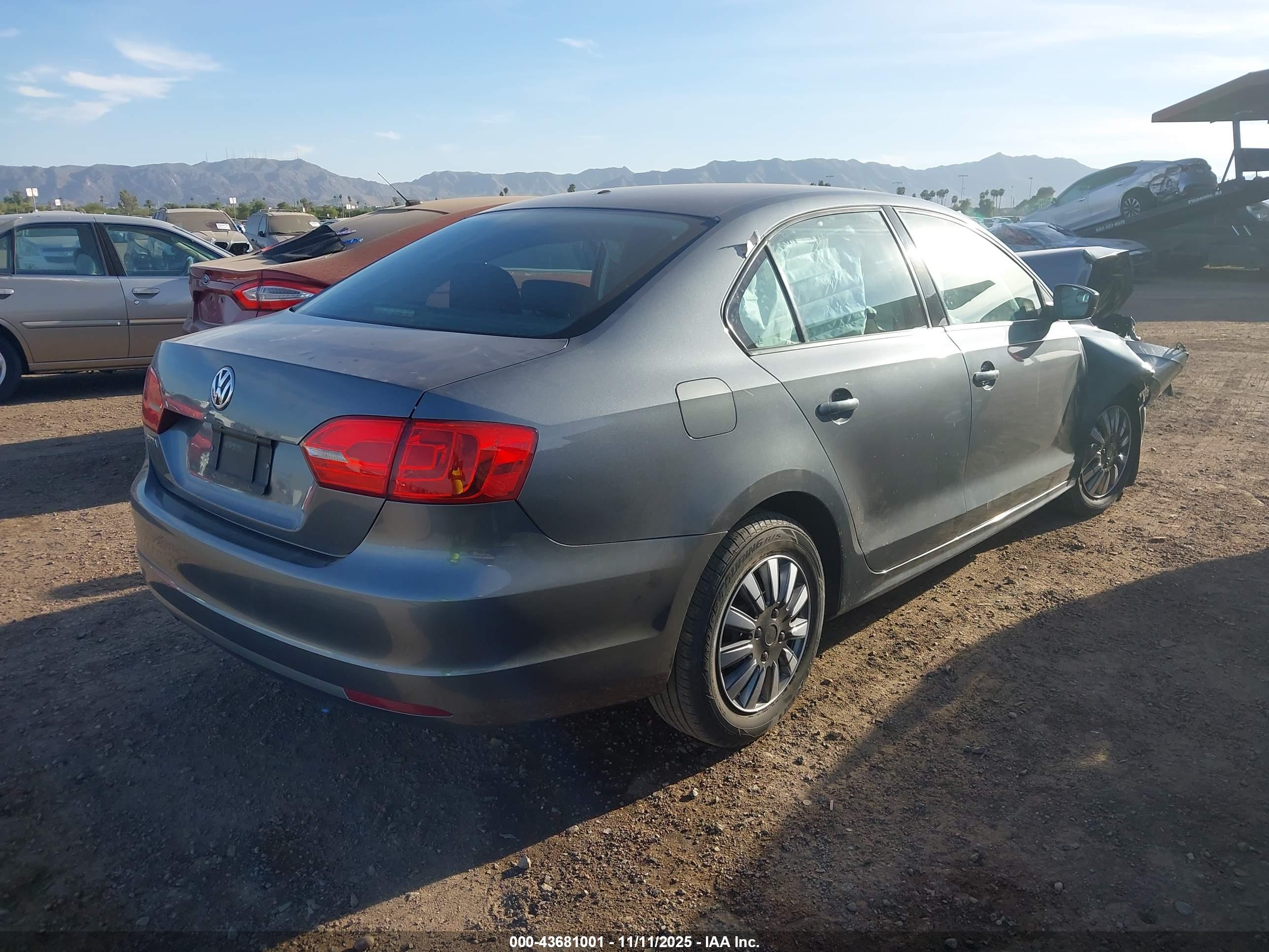 VOLKSWAGEN JETTA image 4