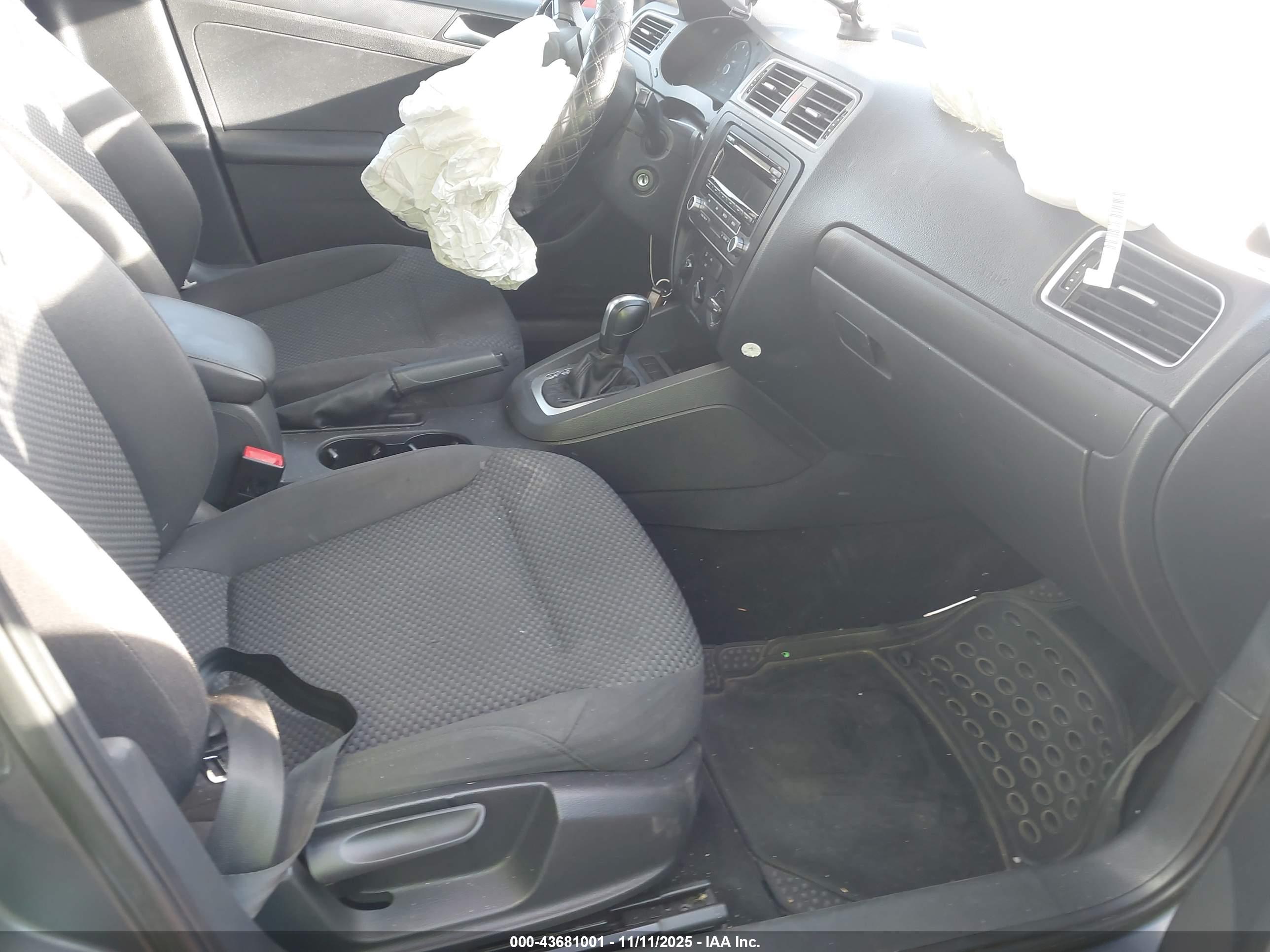 VOLKSWAGEN JETTA image 5