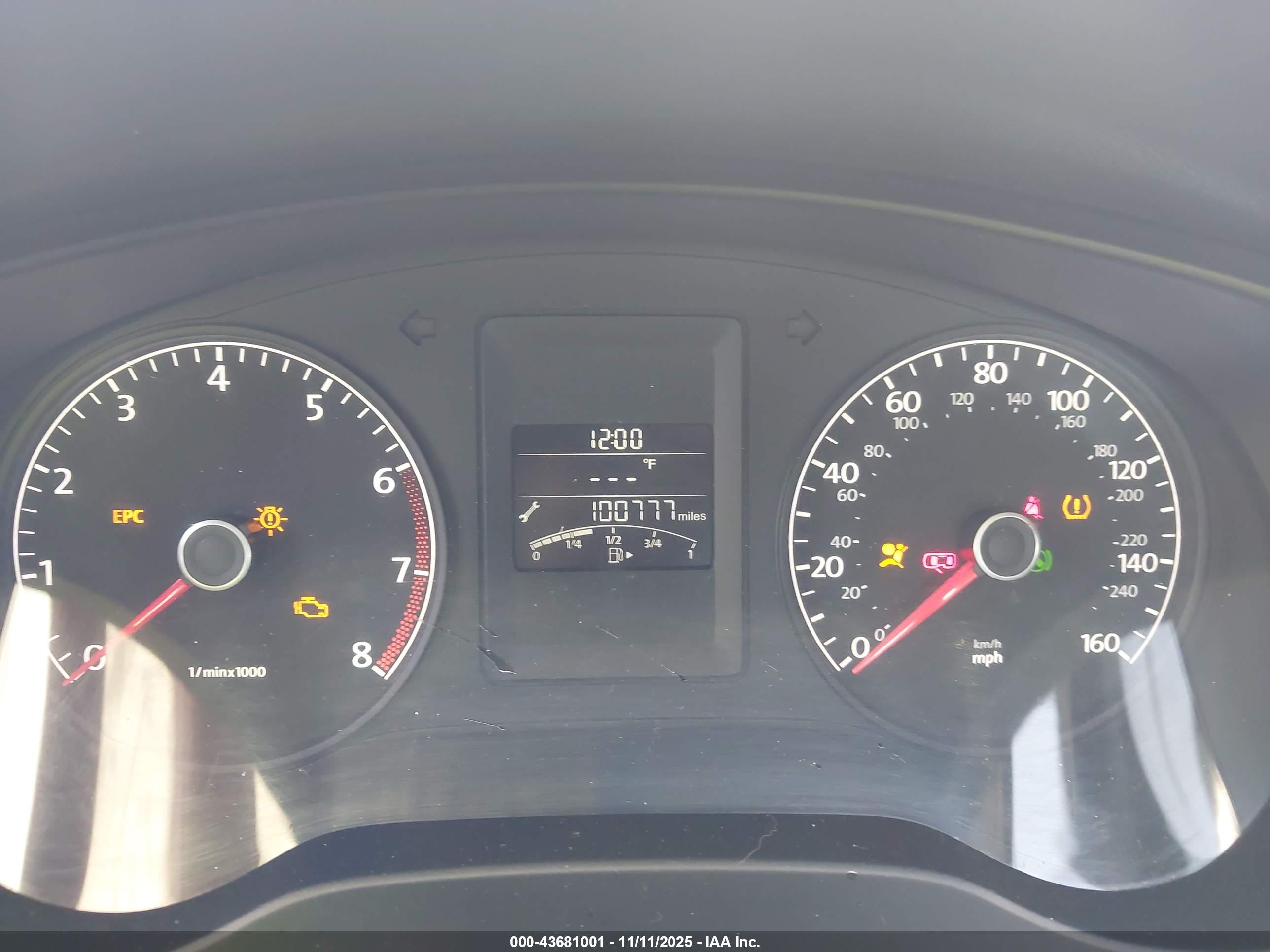 VOLKSWAGEN JETTA image 7
