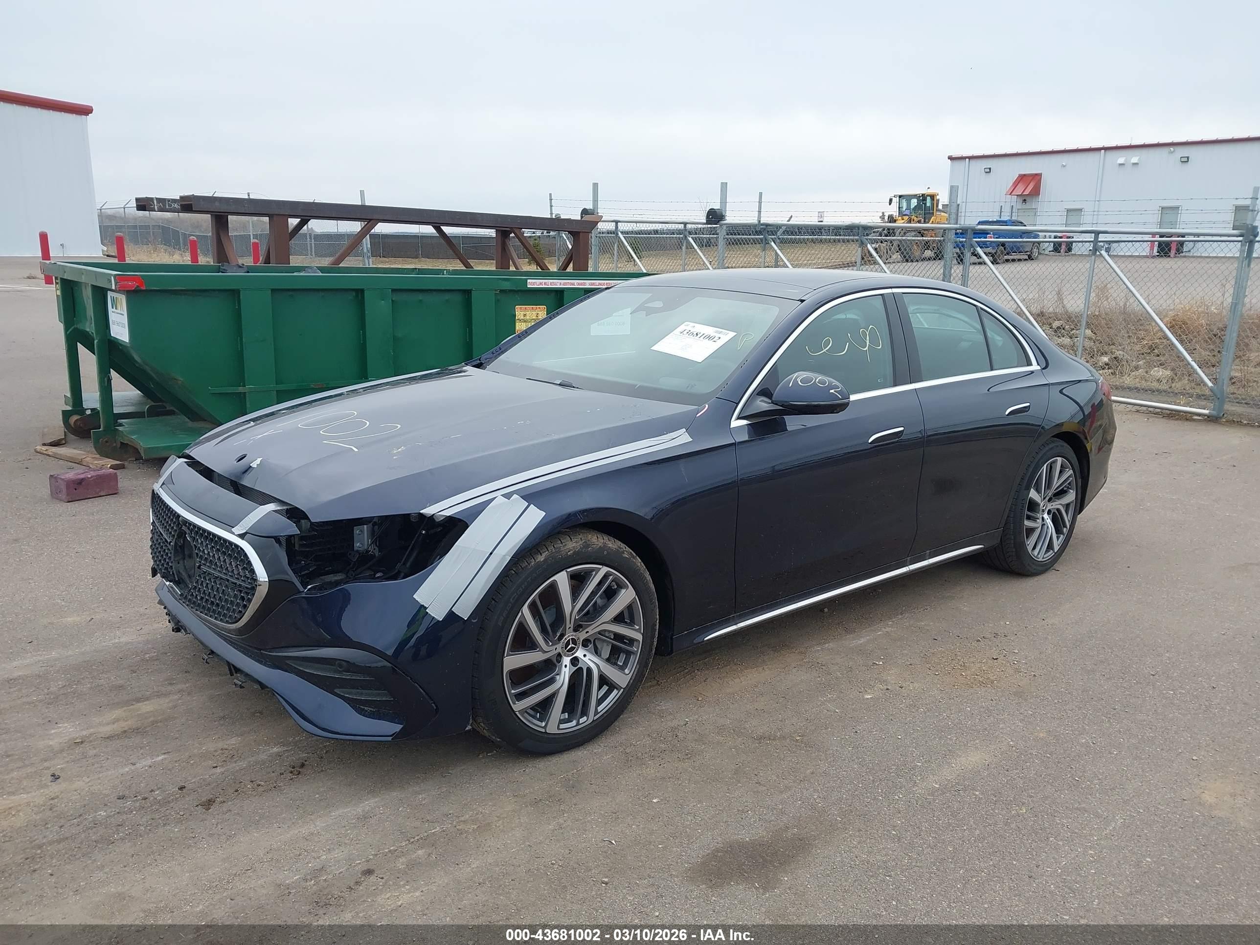 MERCEDES-BENZ E image 2