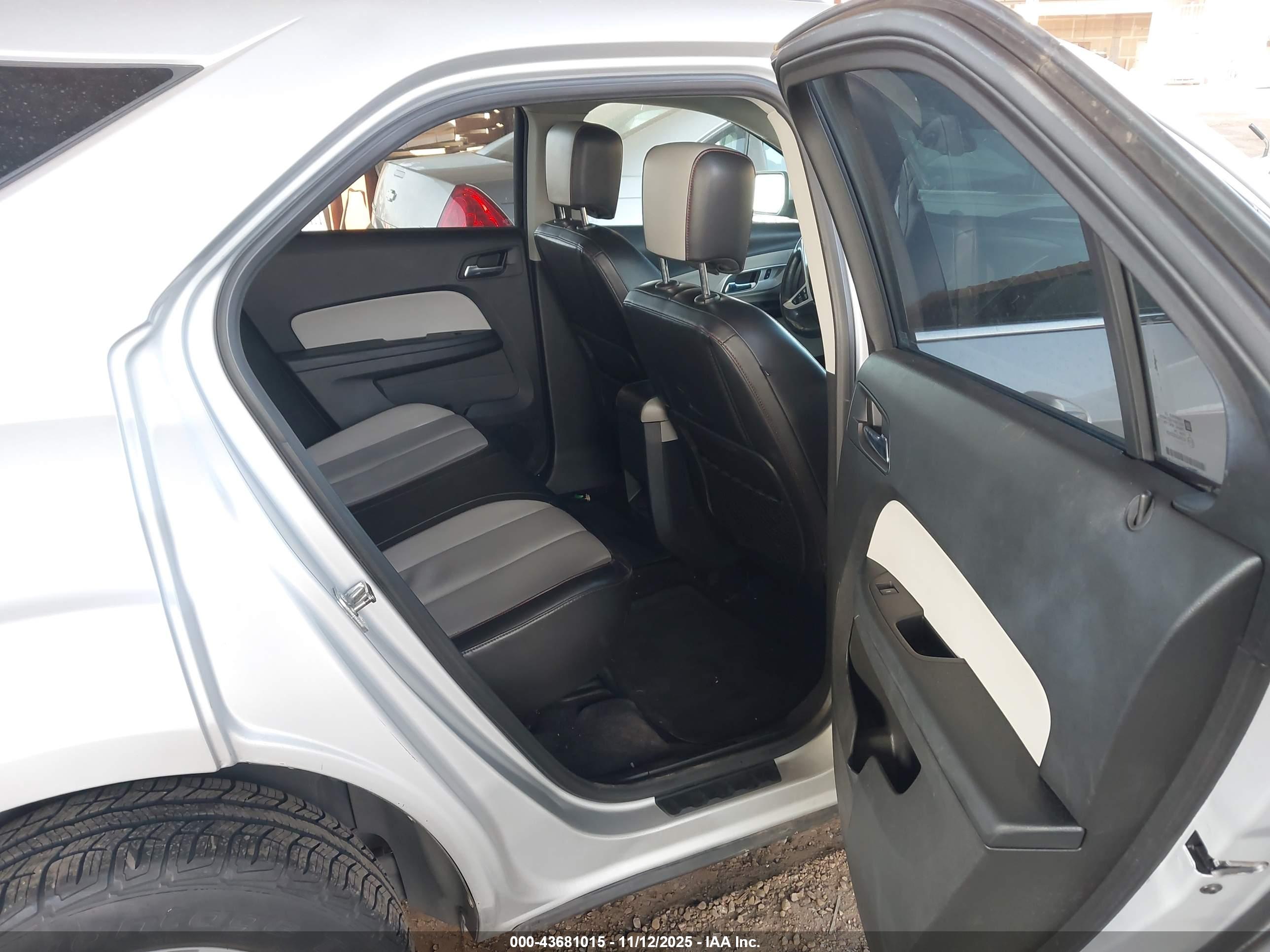 CHEVROLET EQUINOX image 8