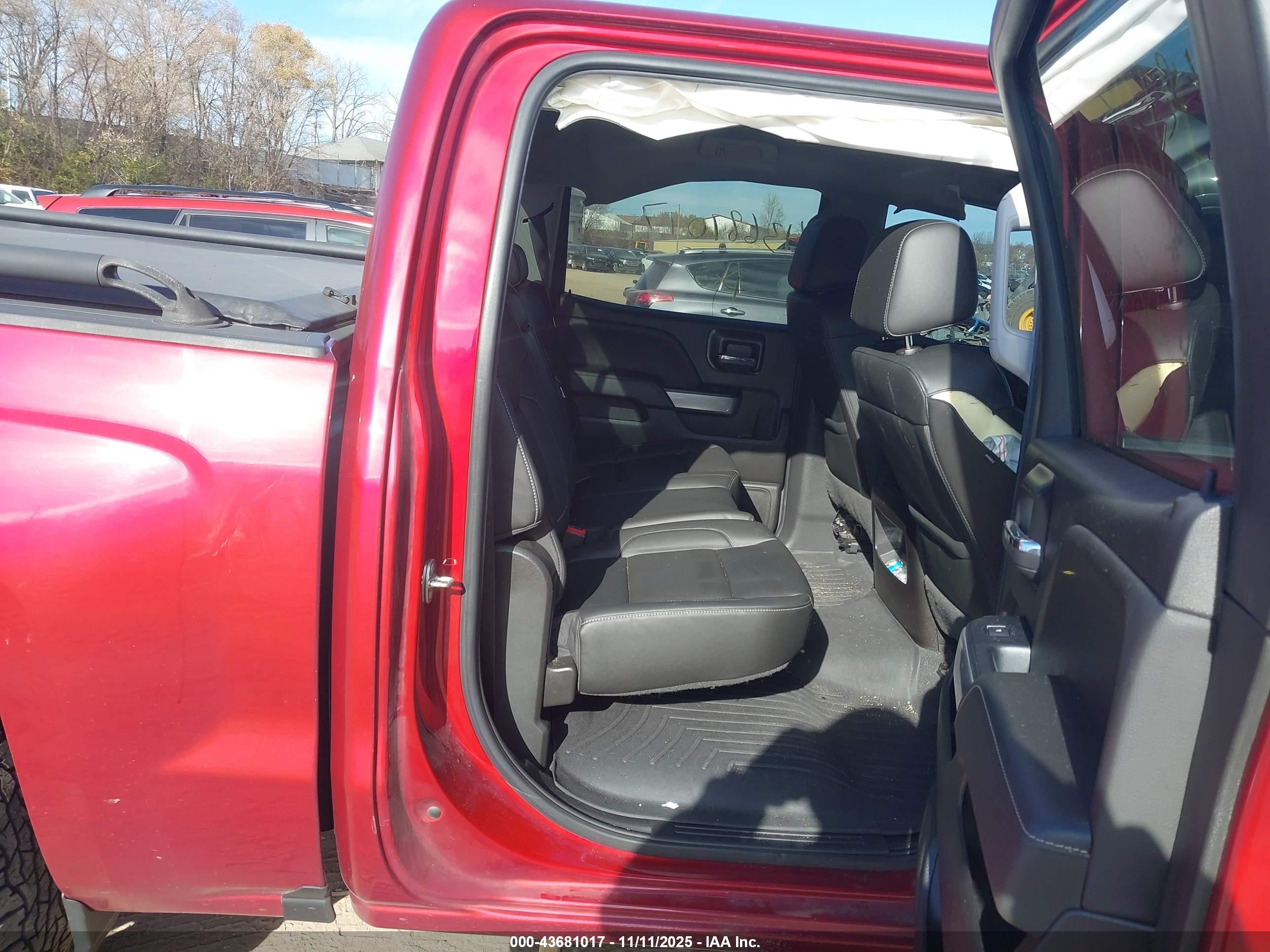 CHEVROLET SILVERADO image 8