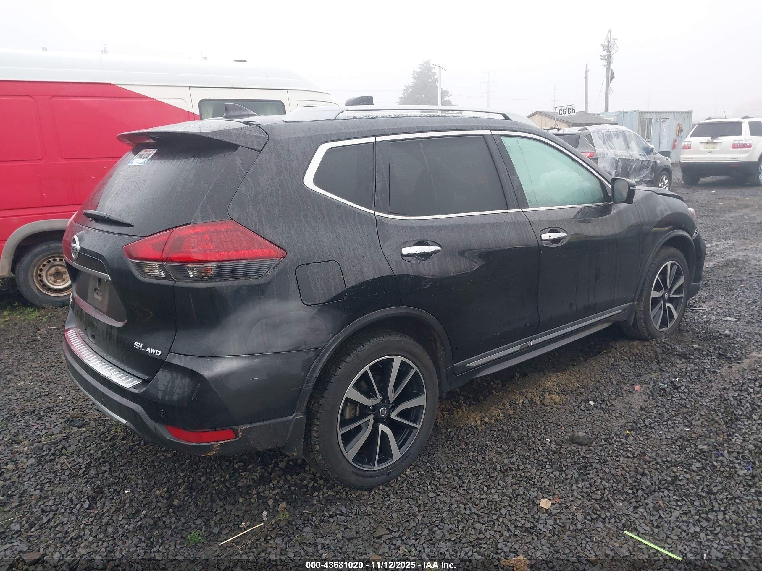 NISSAN ROGUE image 4