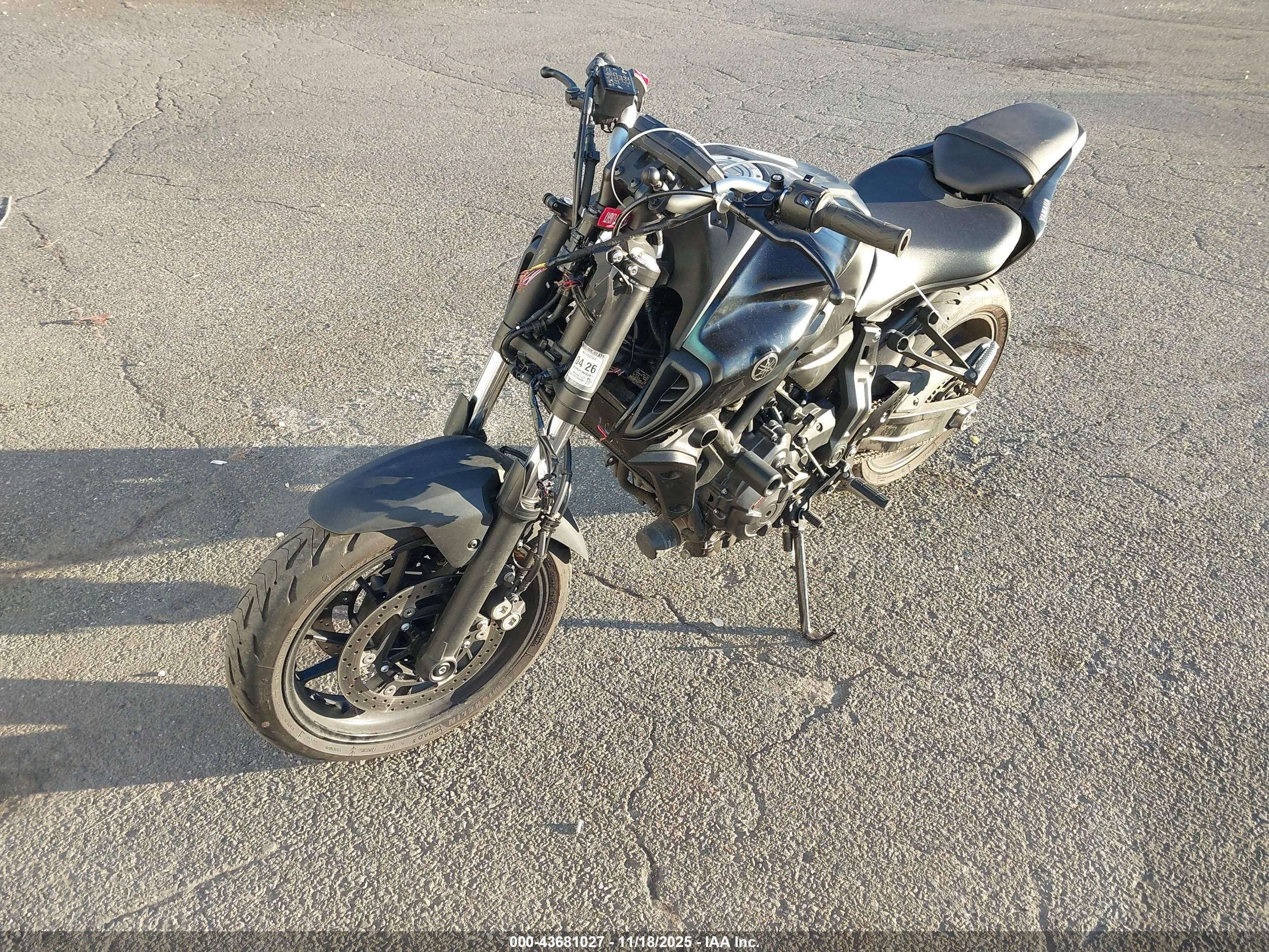 YAMAHA MT07 image 2