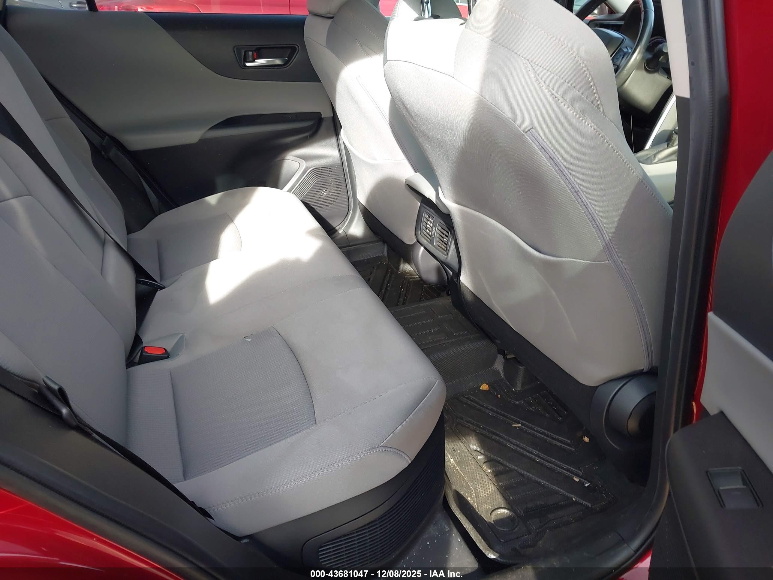 TOYOTA VENZA image 8