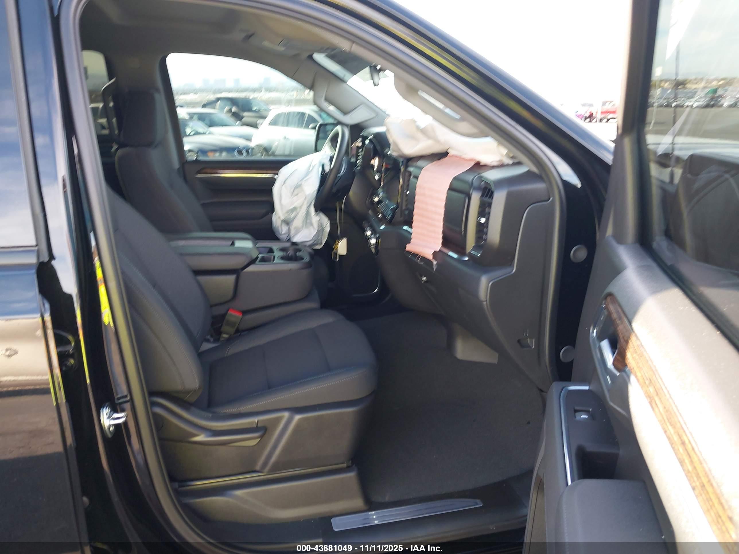 GMC SIERRA image 5