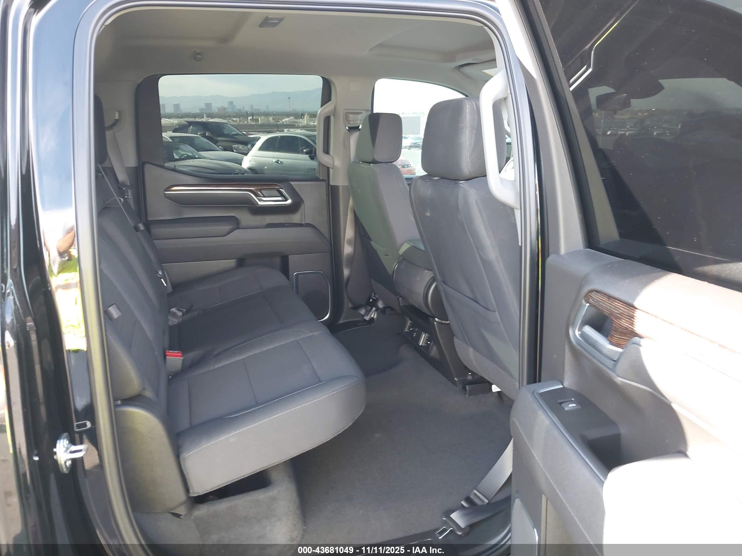GMC SIERRA image 8