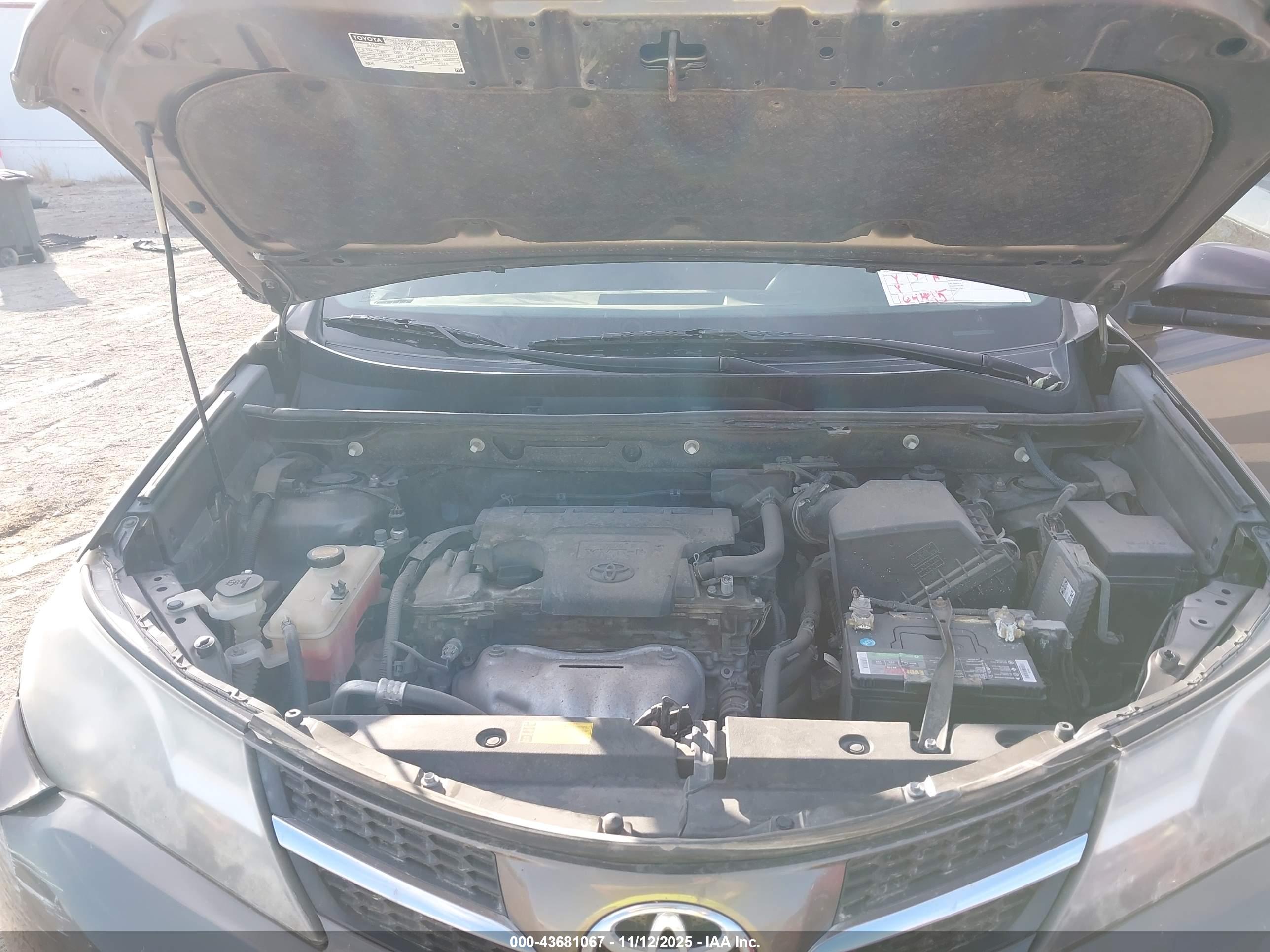TOYOTA RAV4 image 10