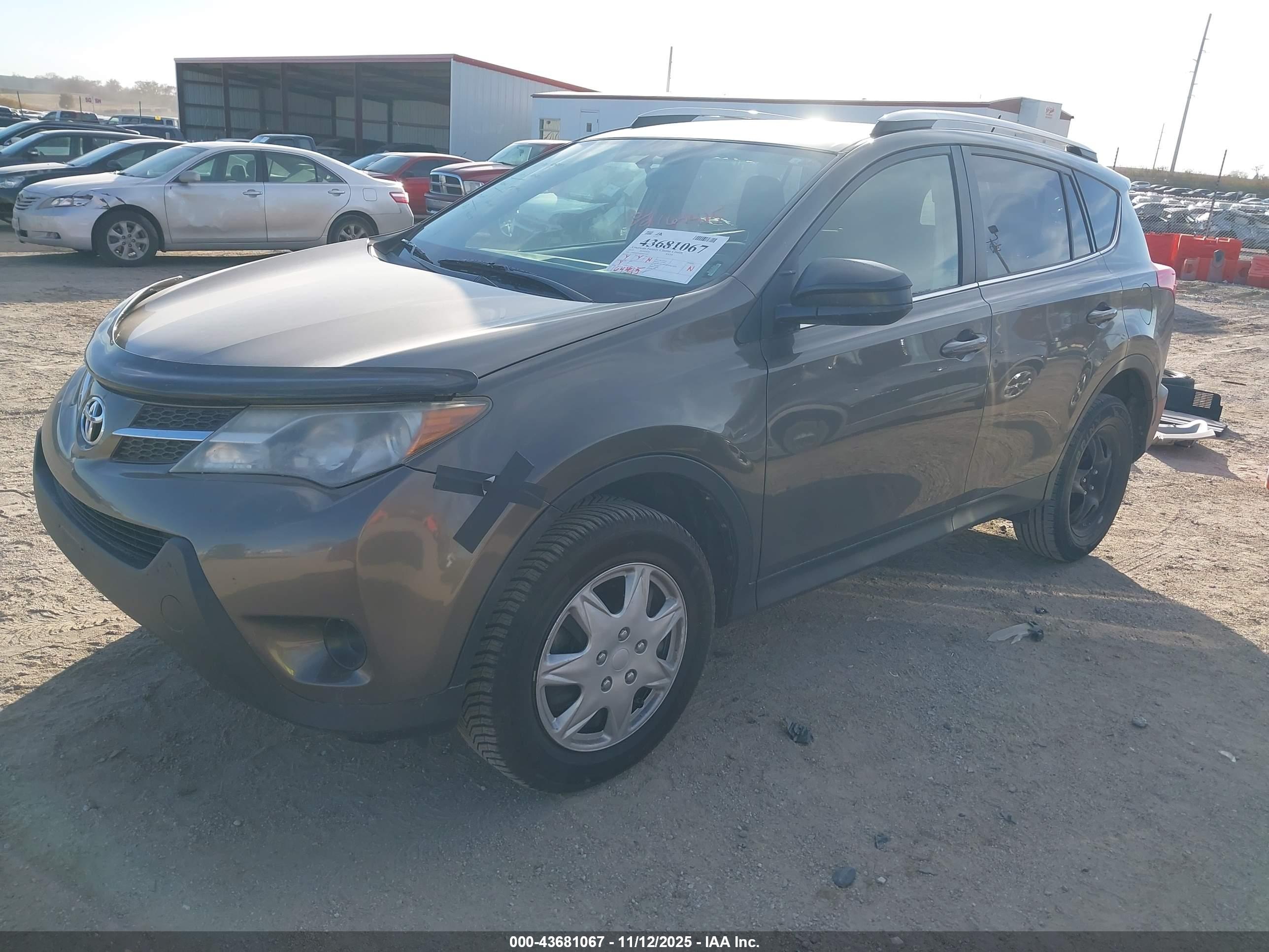 TOYOTA RAV4 image 2