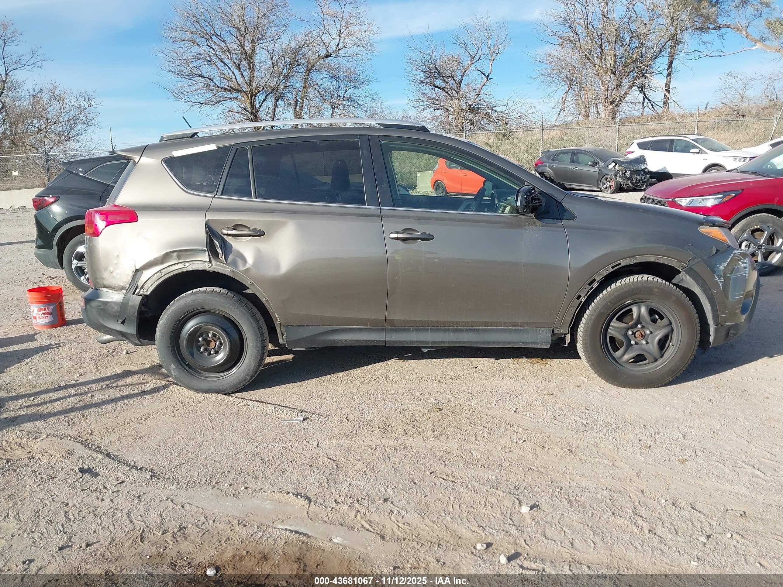 TOYOTA RAV4 image 6