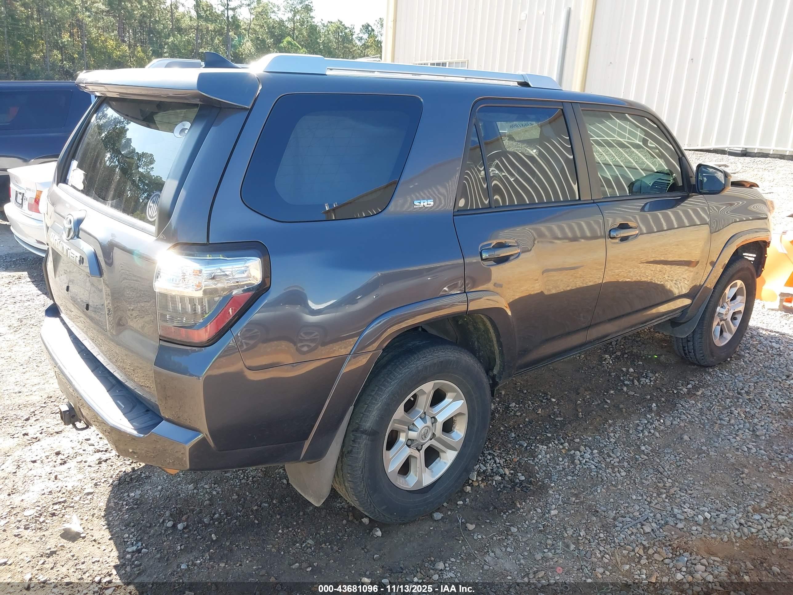 TOYOTA 4RUNNER image 4