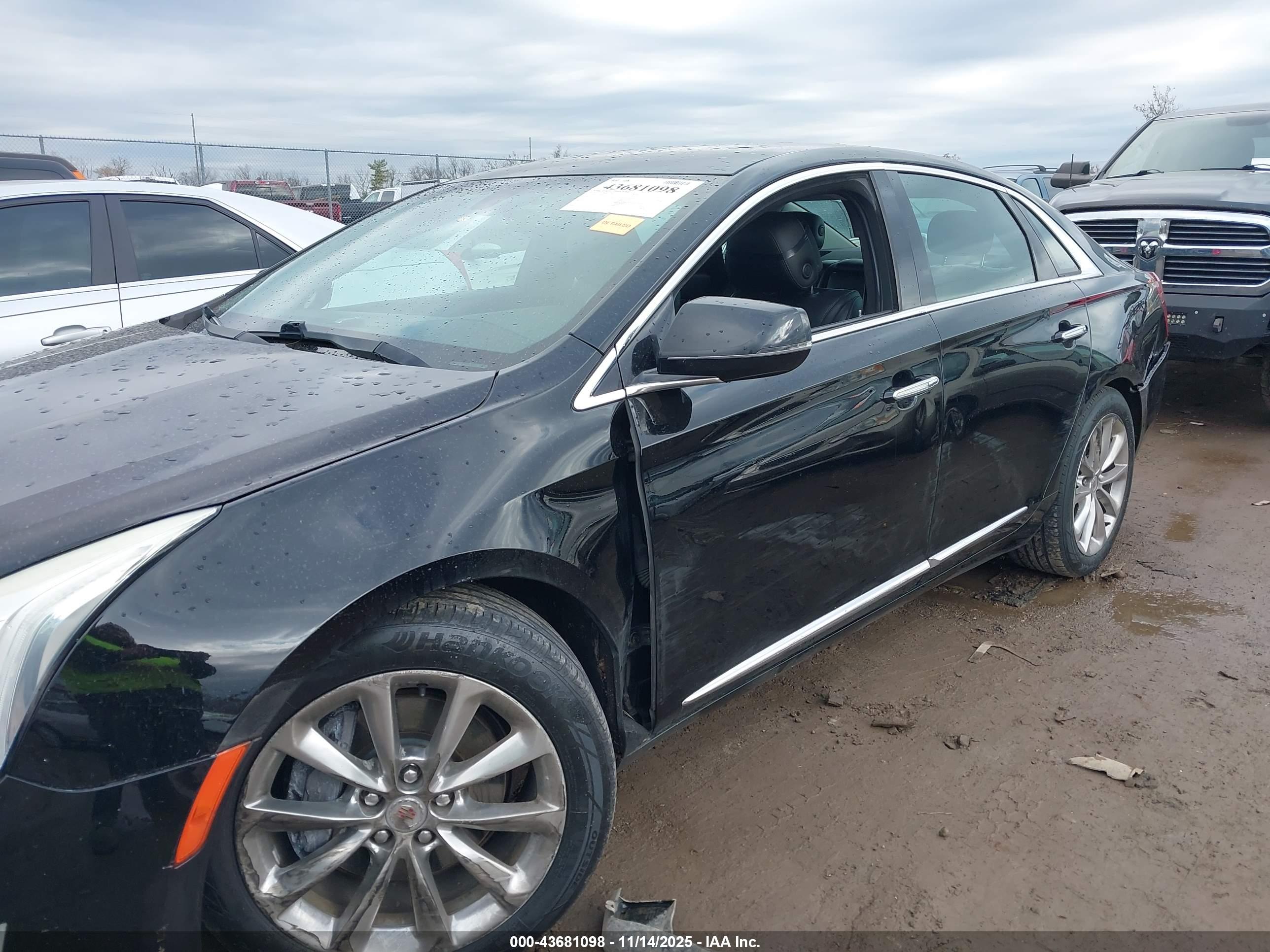 CADILLAC XTS image 6