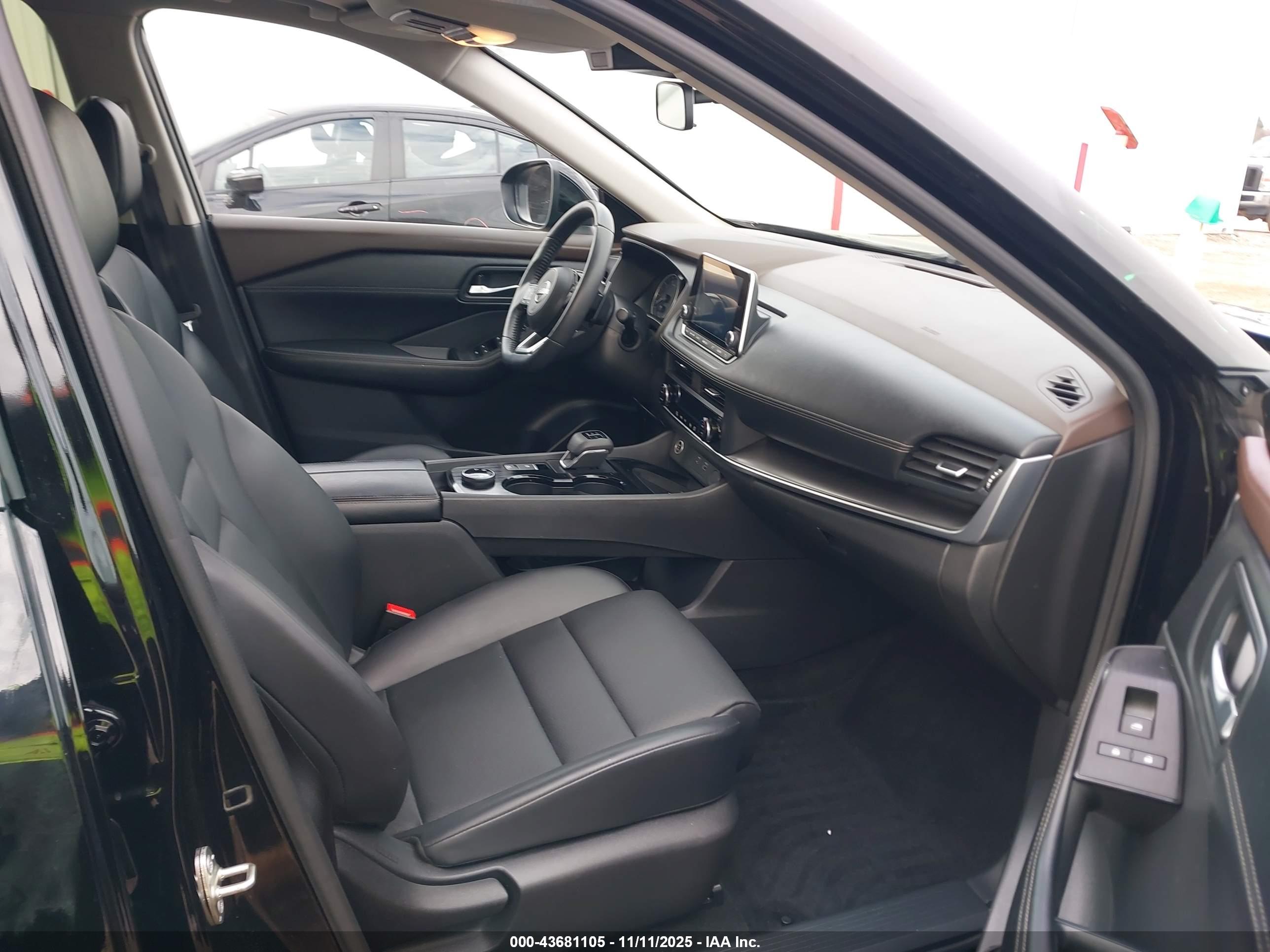 NISSAN ROGUE image 5