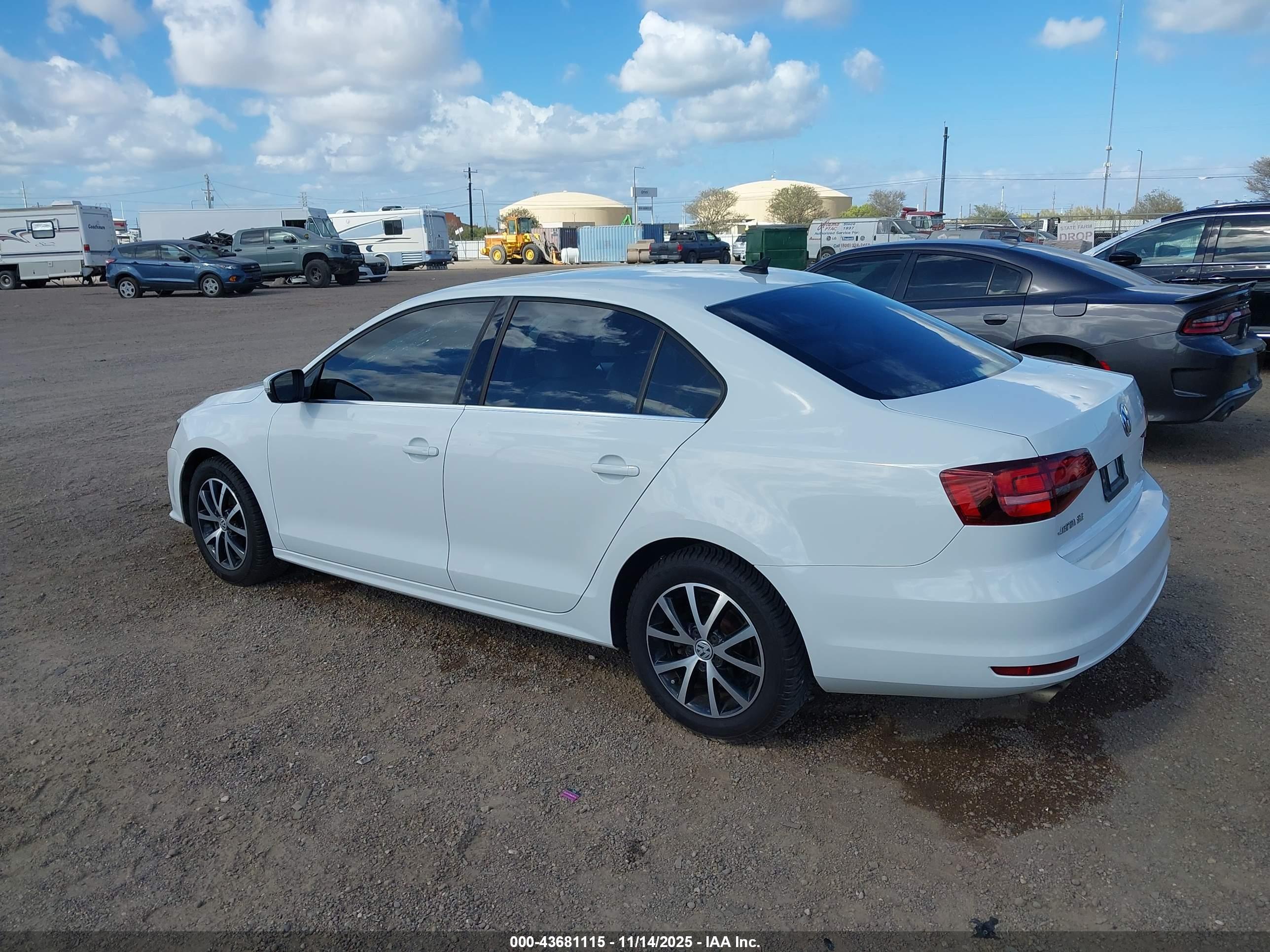 VOLKSWAGEN JETTA image 3