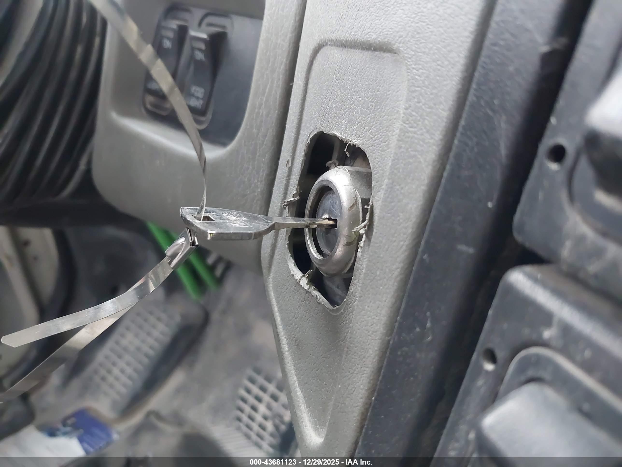 INTERNATIONAL 8000 image 11