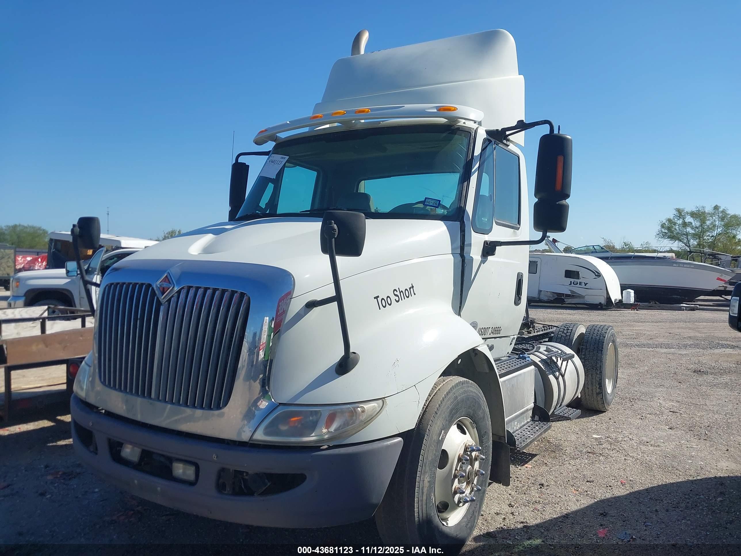 INTERNATIONAL 8000 image 2
