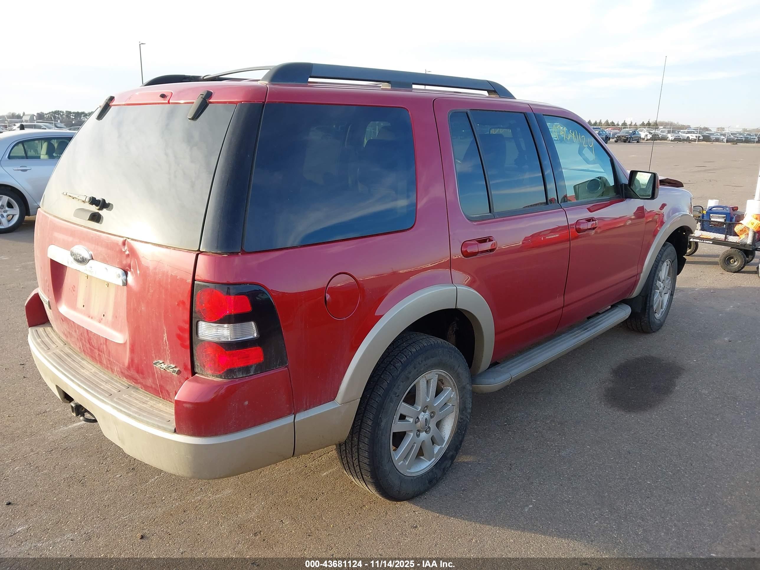 FORD EXPLORER image 4