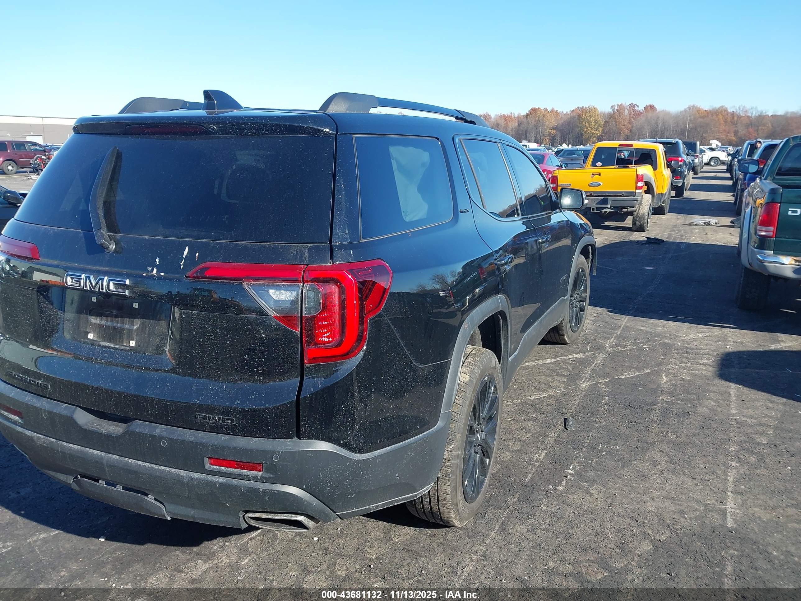 GMC ACADIA image 4