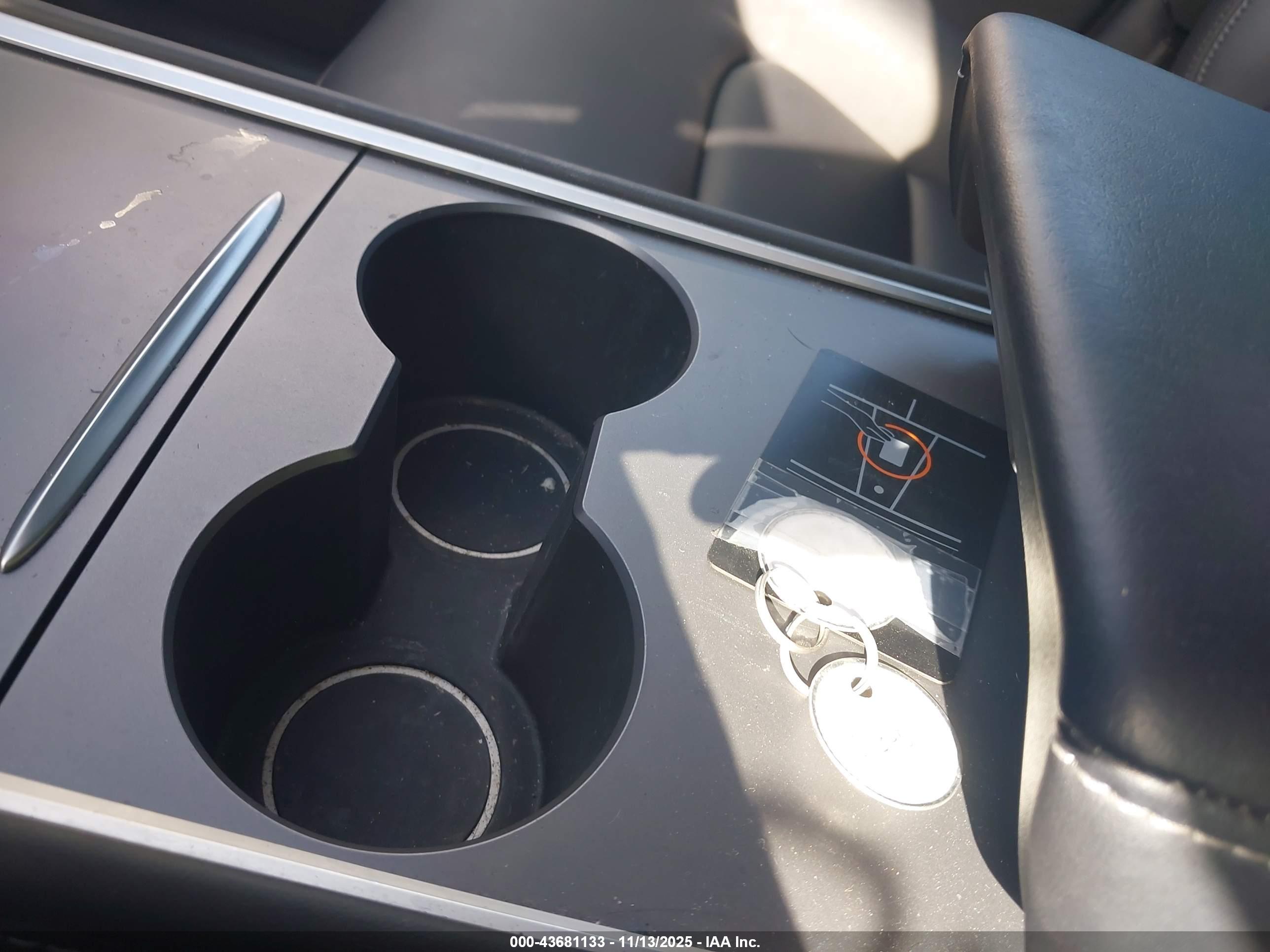 TESLA MODEL image 11