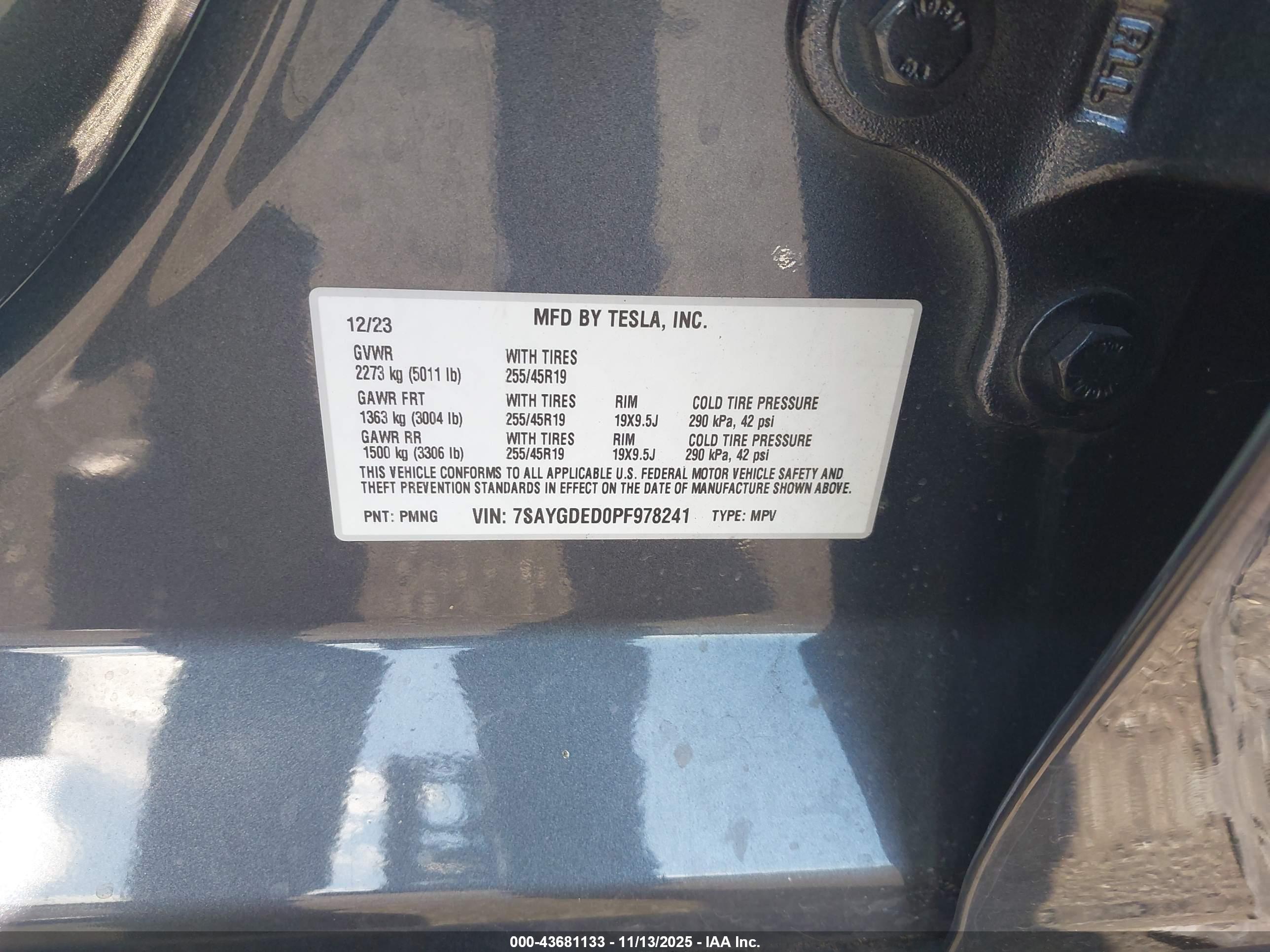 TESLA MODEL image 9