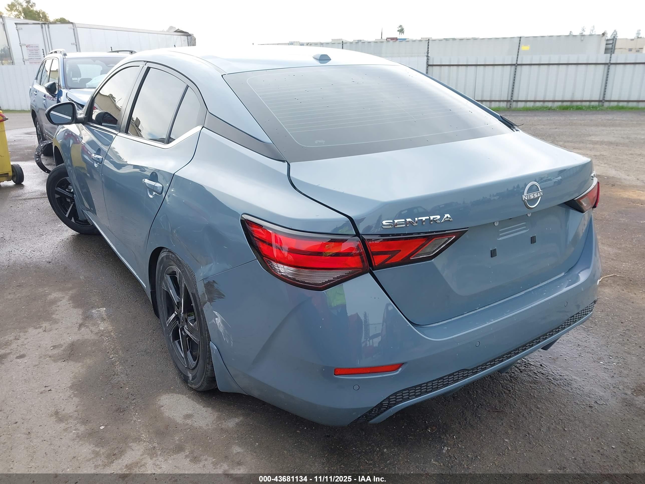 NISSAN SENTRA image 3