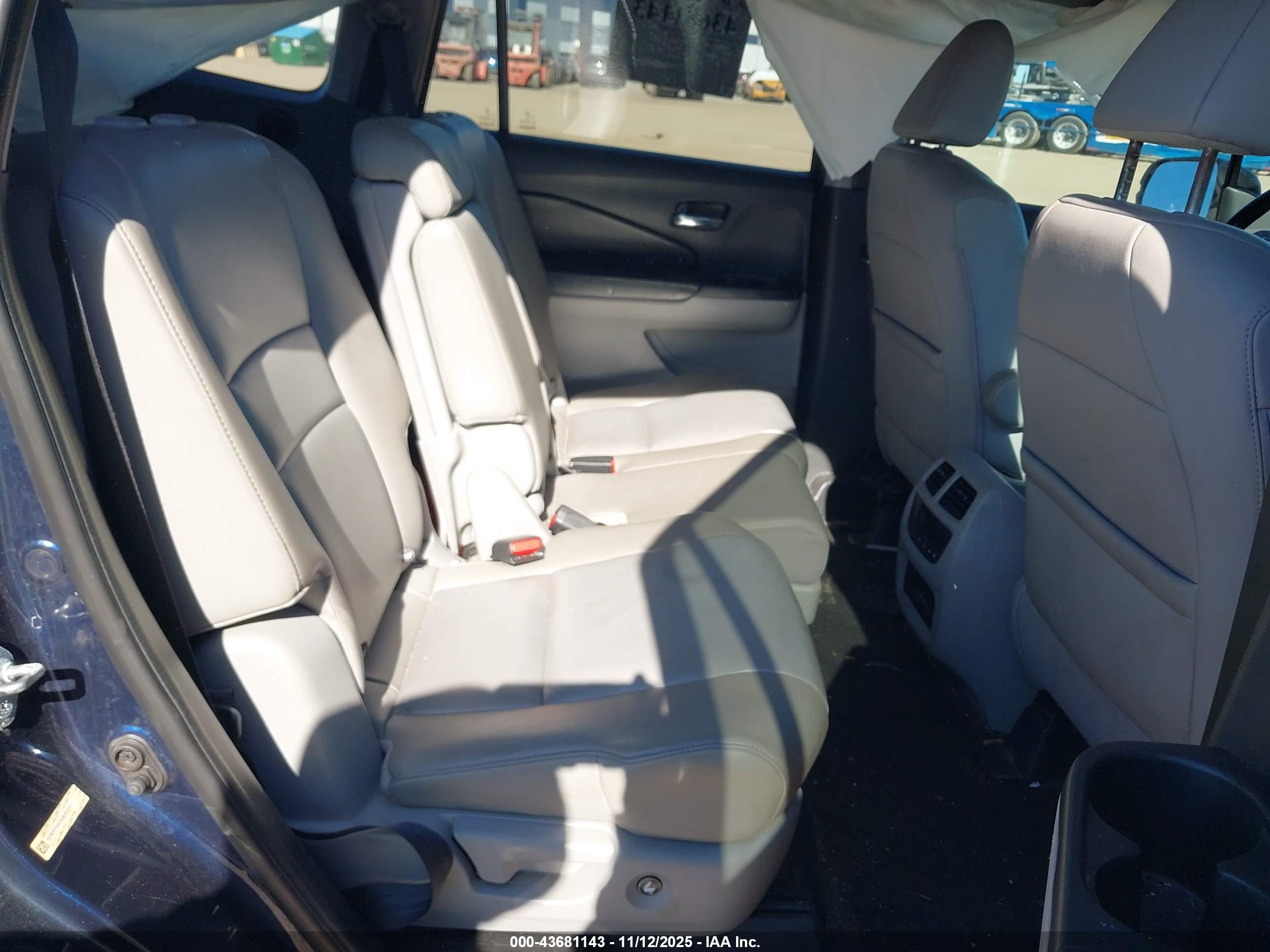HONDA PILOT image 8