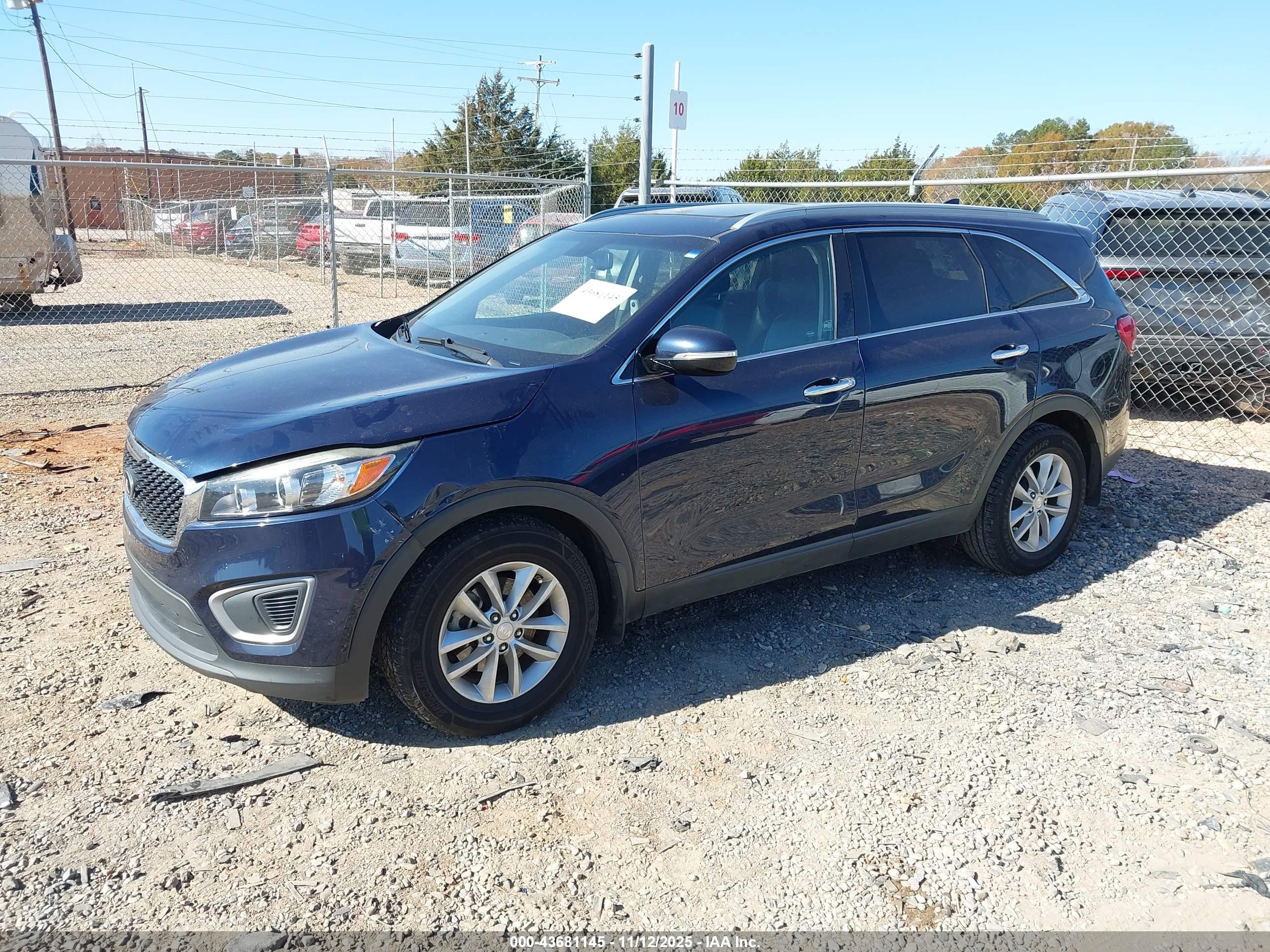 KIA SORENTO image 2