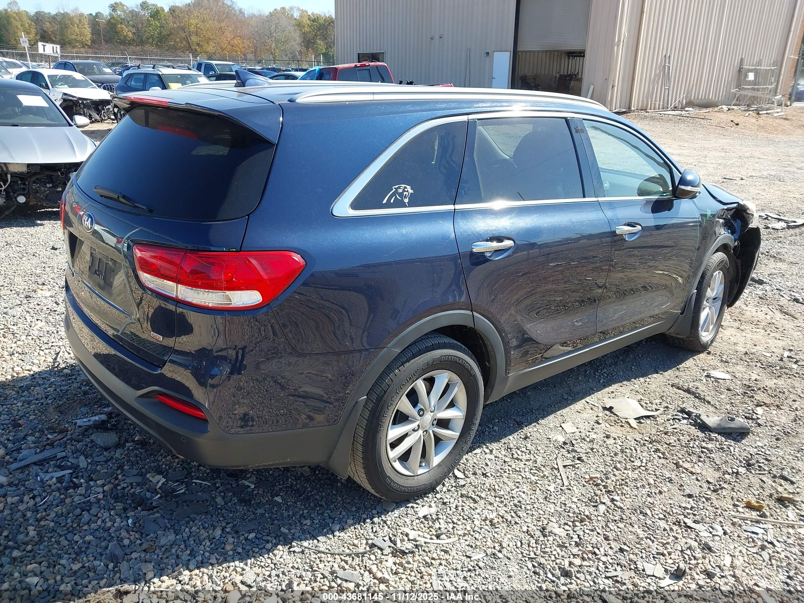 KIA SORENTO image 4