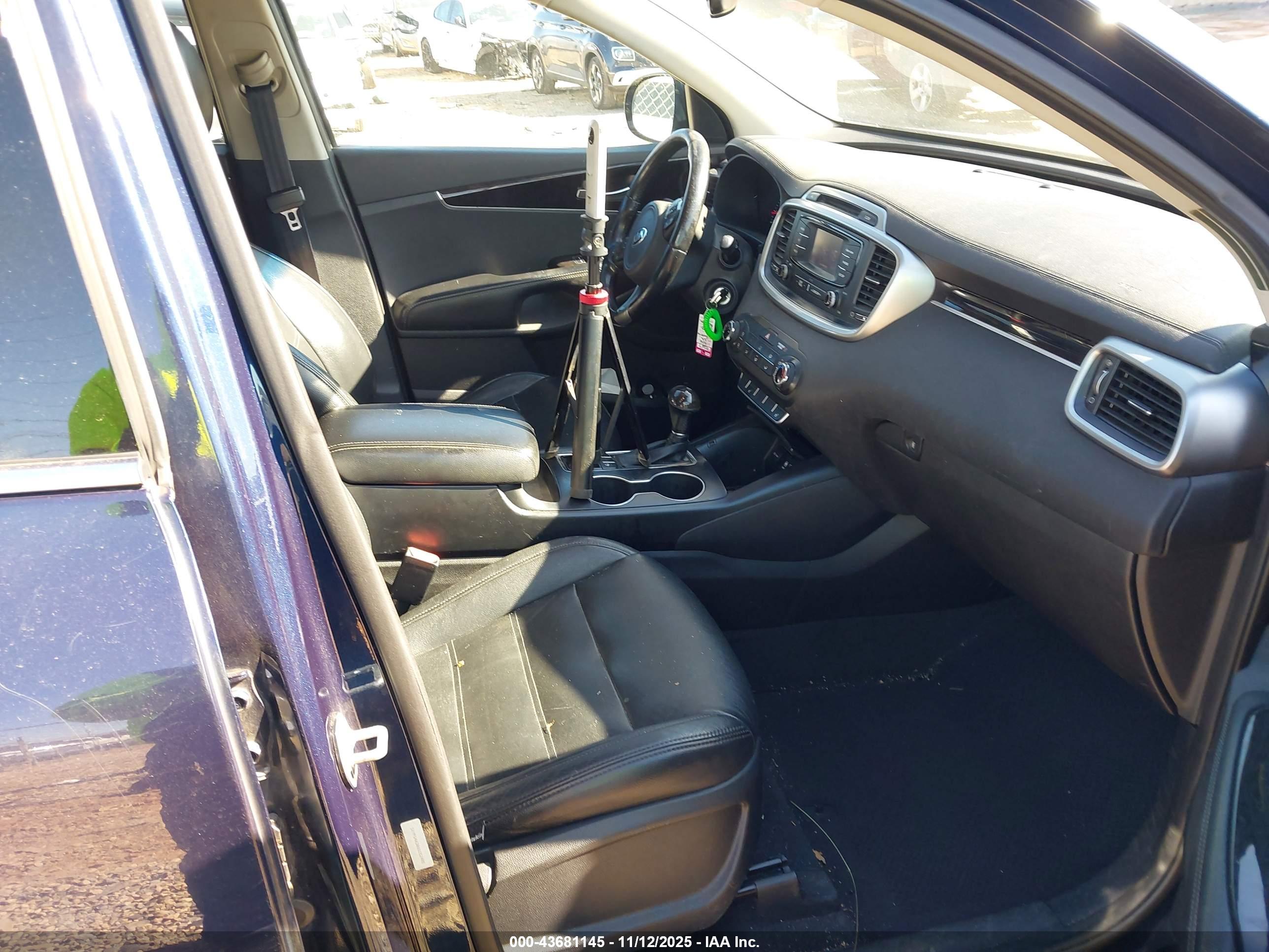 KIA SORENTO image 5
