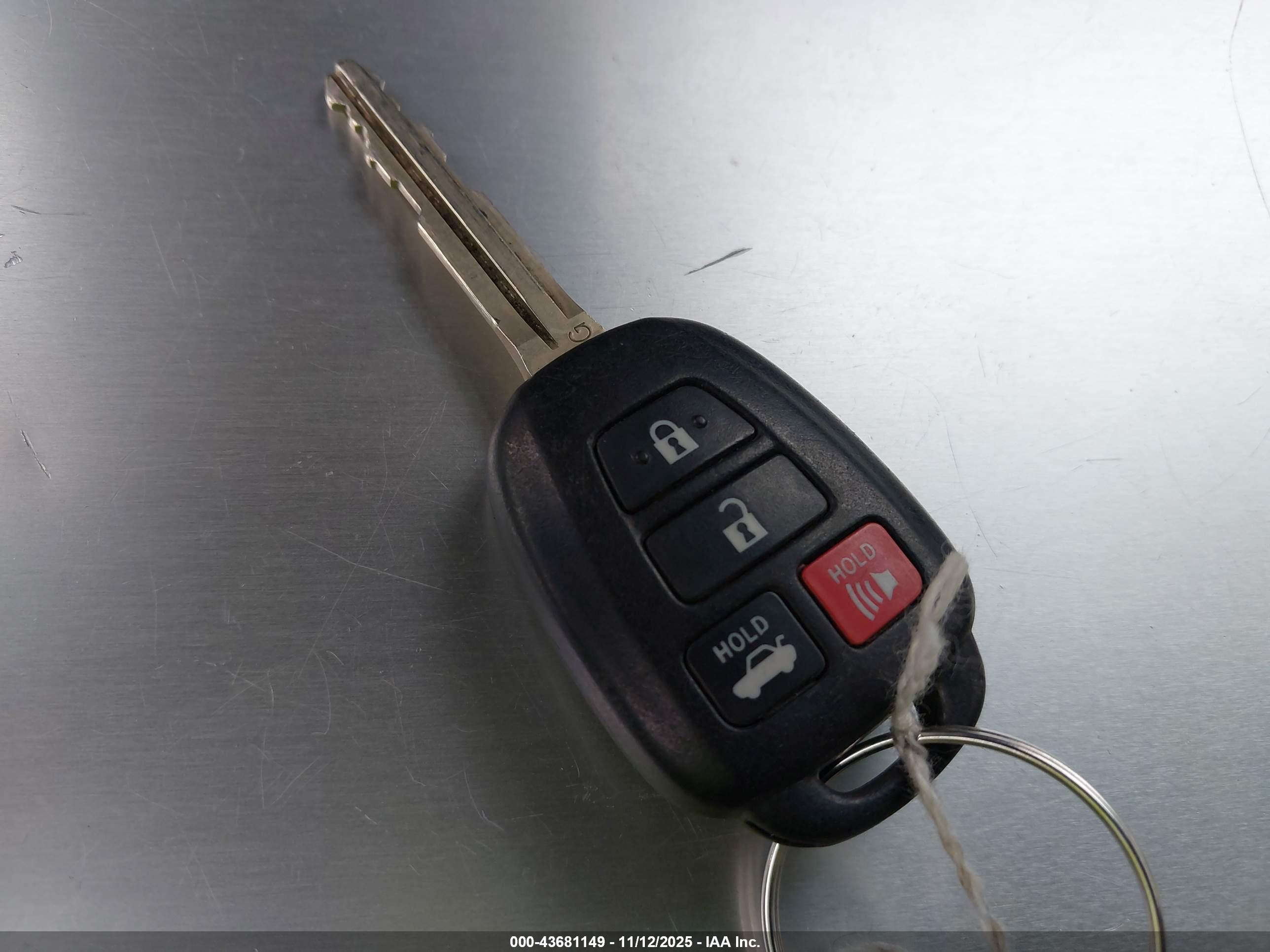 TOYOTA CAMRY image 11